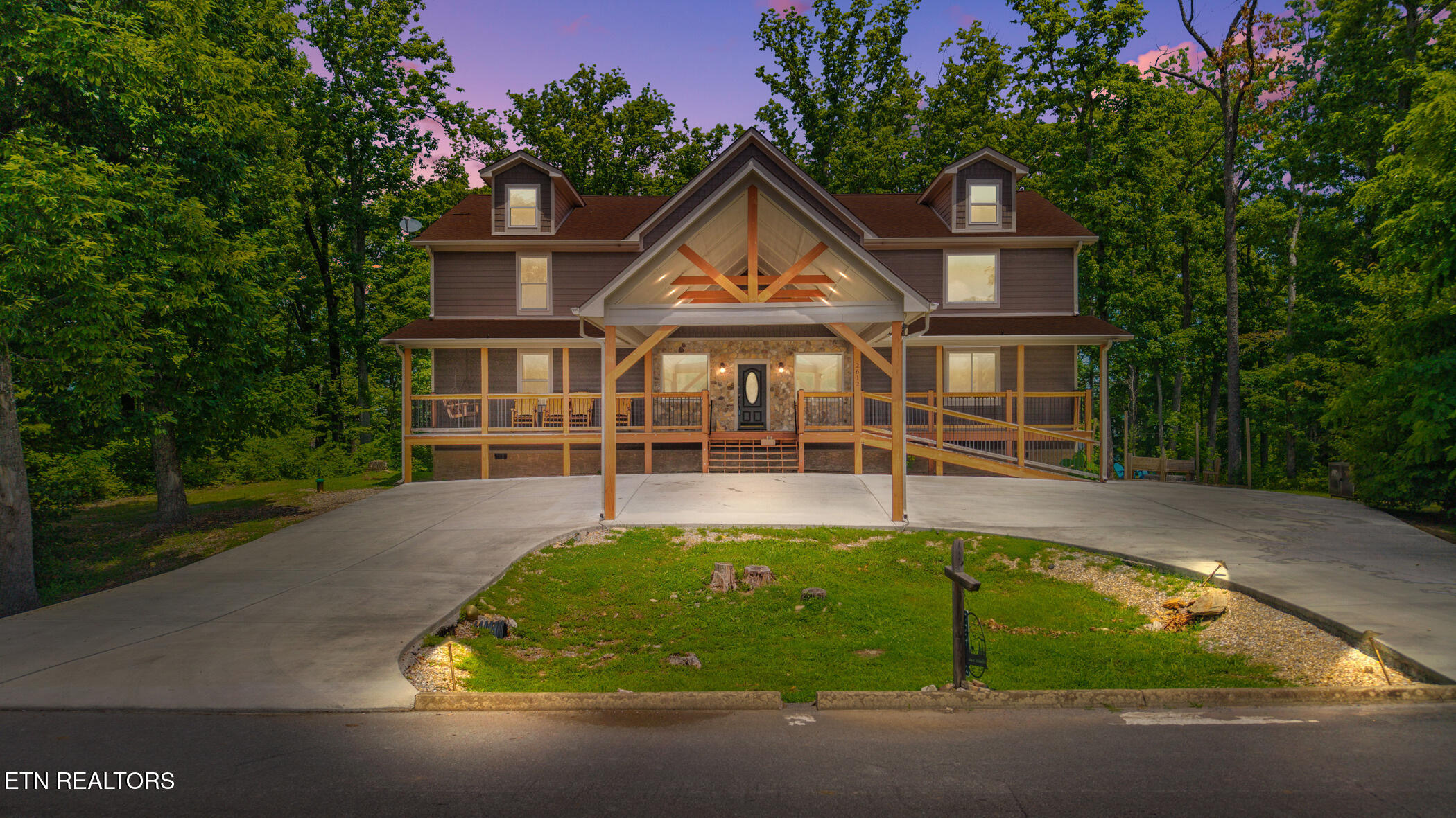 2612 Cloud View Drive — photo