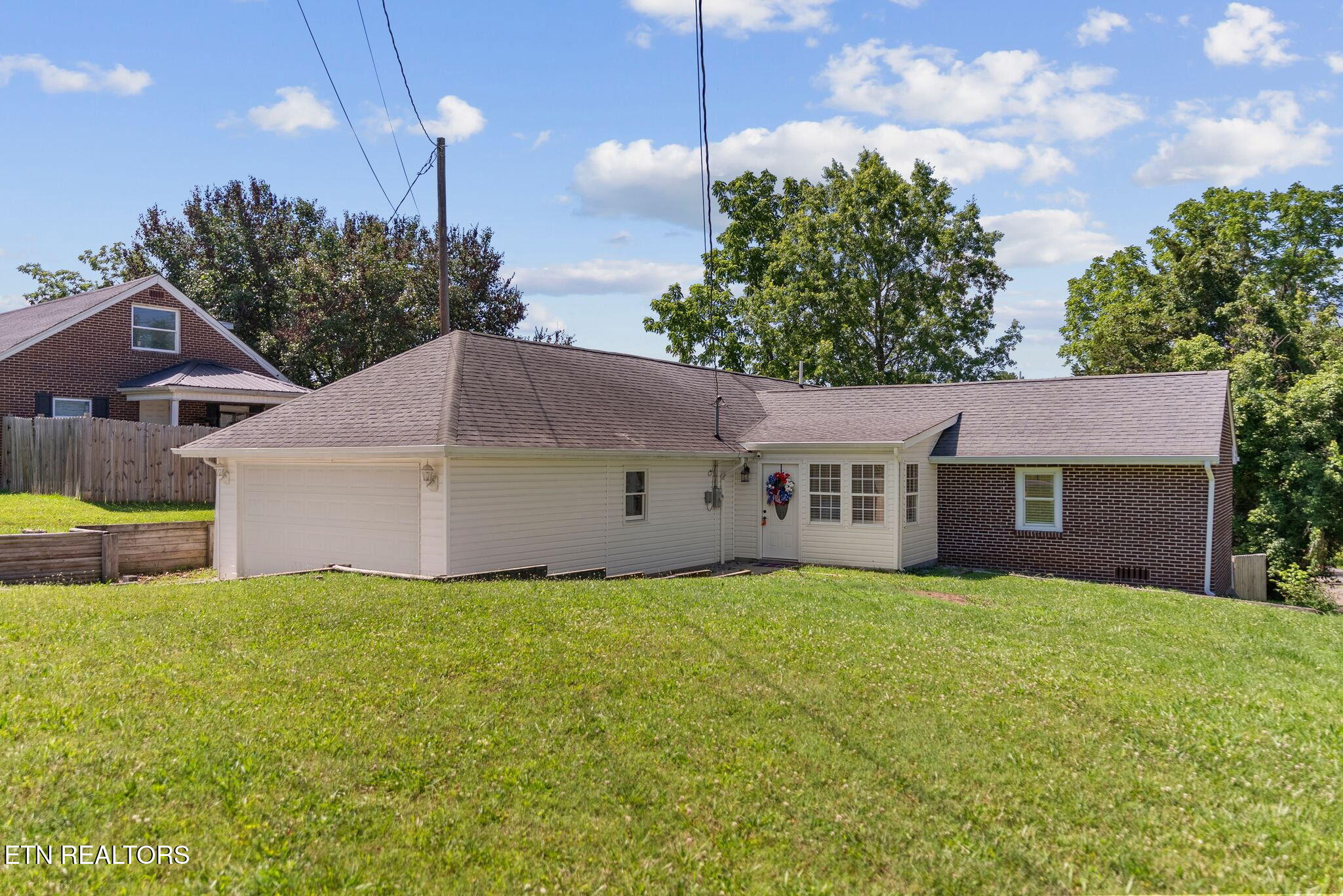 402 Old Highway 33 — photo