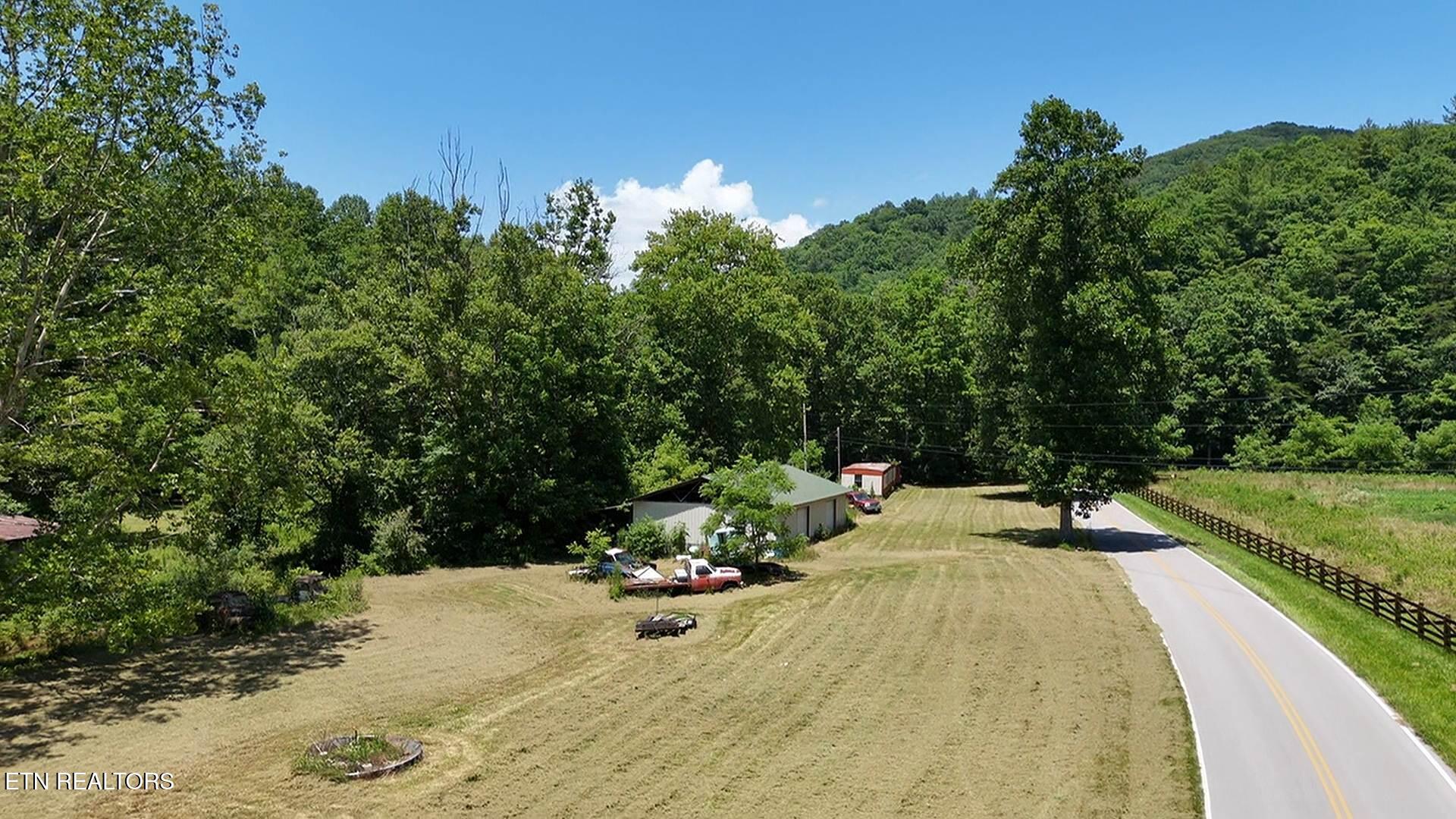 3894 Buffalo Rd, Oneida, TN 37841 — photo 2
