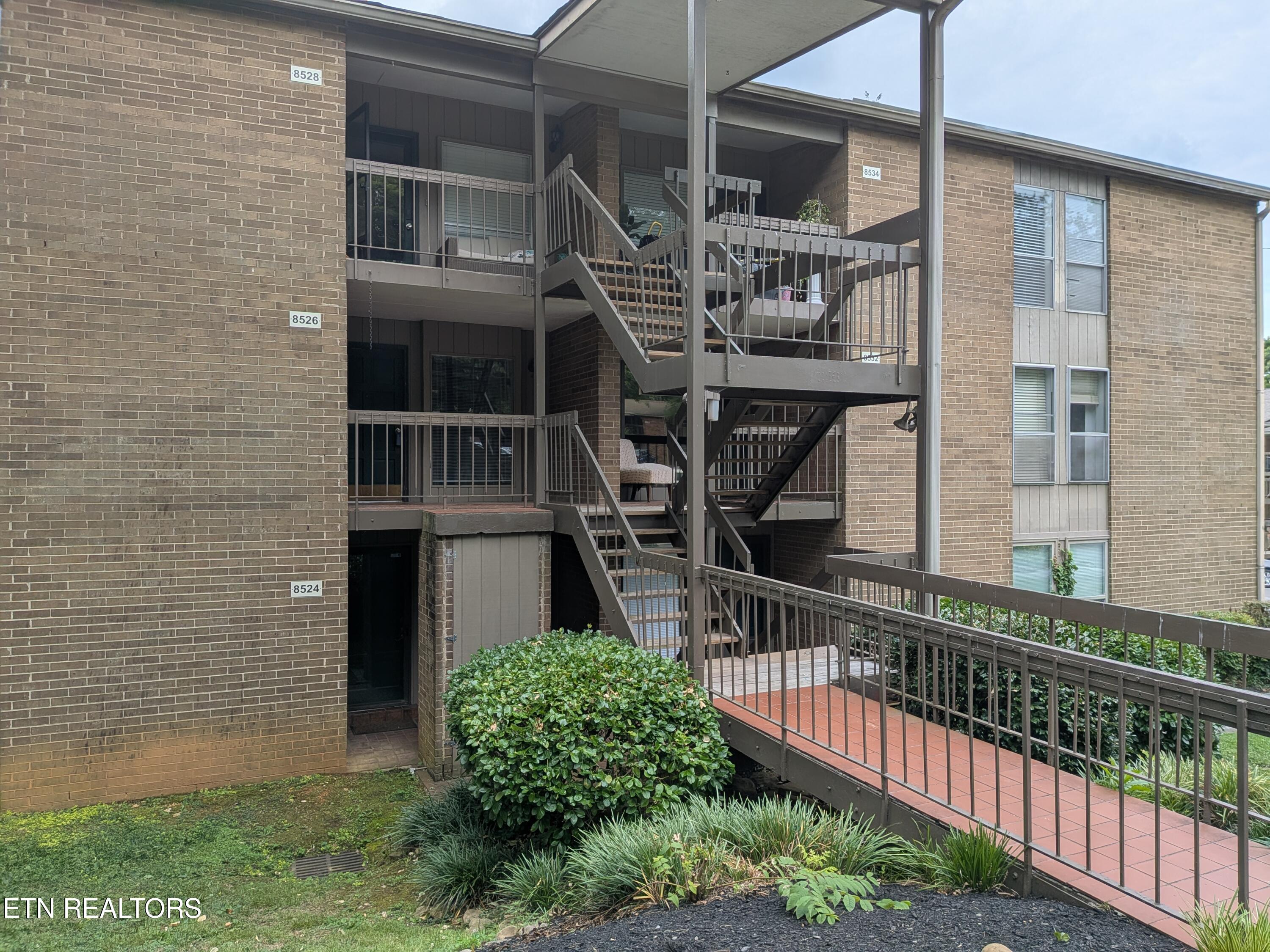 8526 Madrid Court — photo