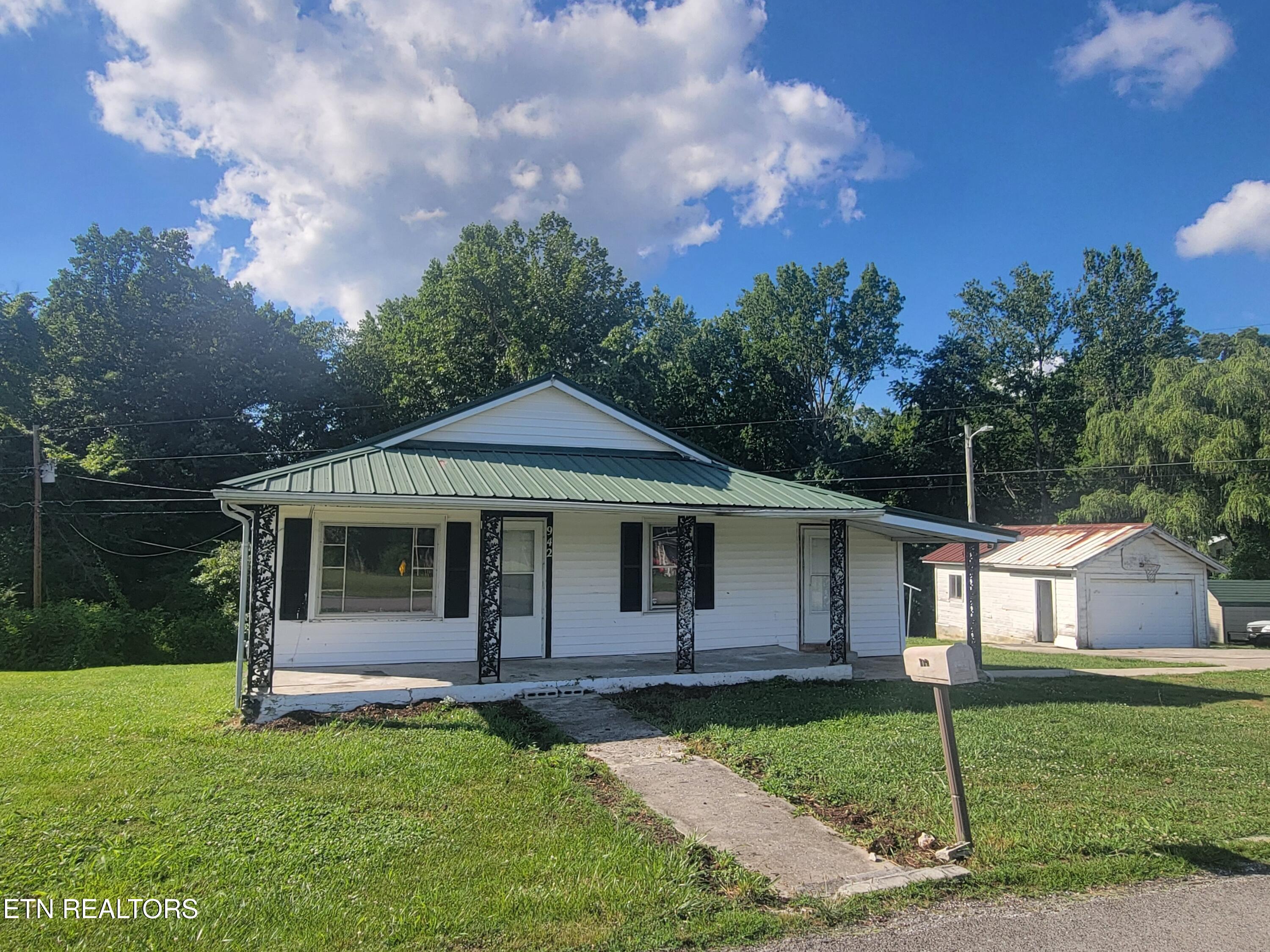 942 Mount View Rd — photo
