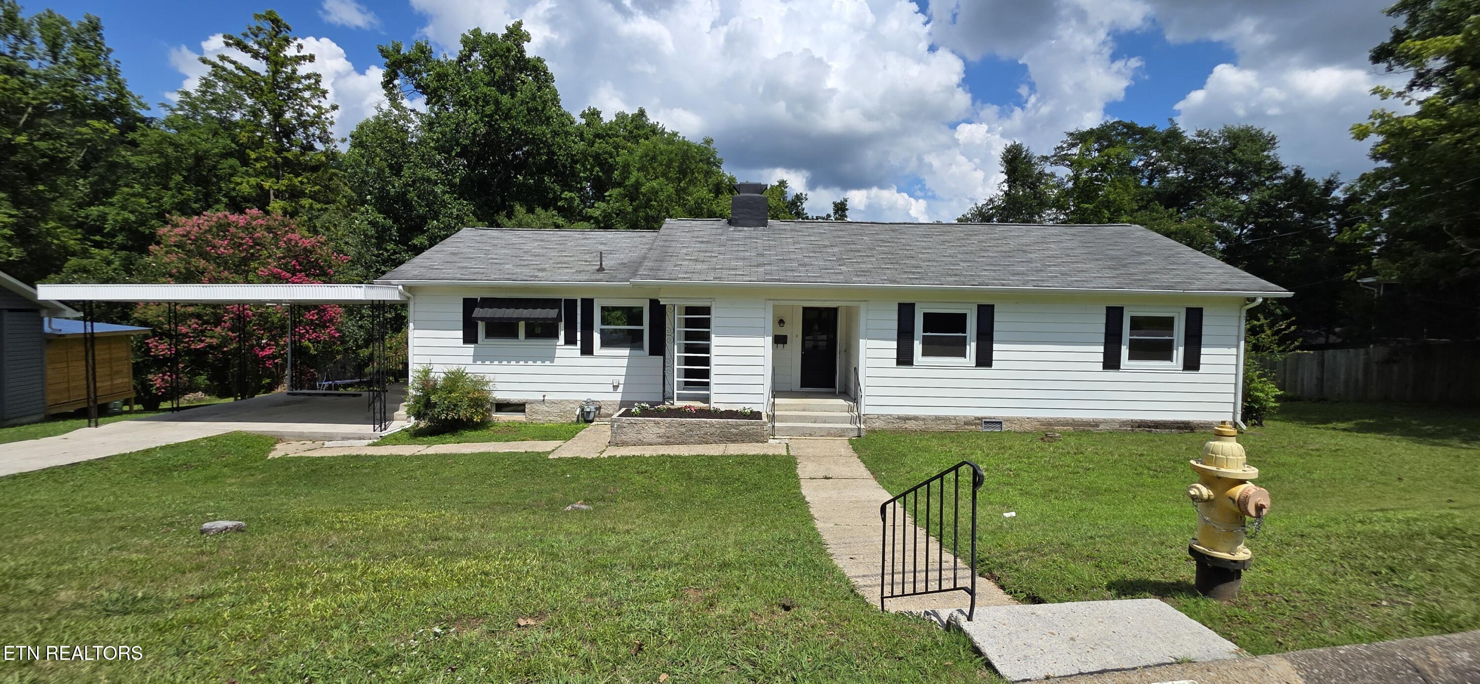 102 Underwood Road, Oak Ridge, TN 37830
