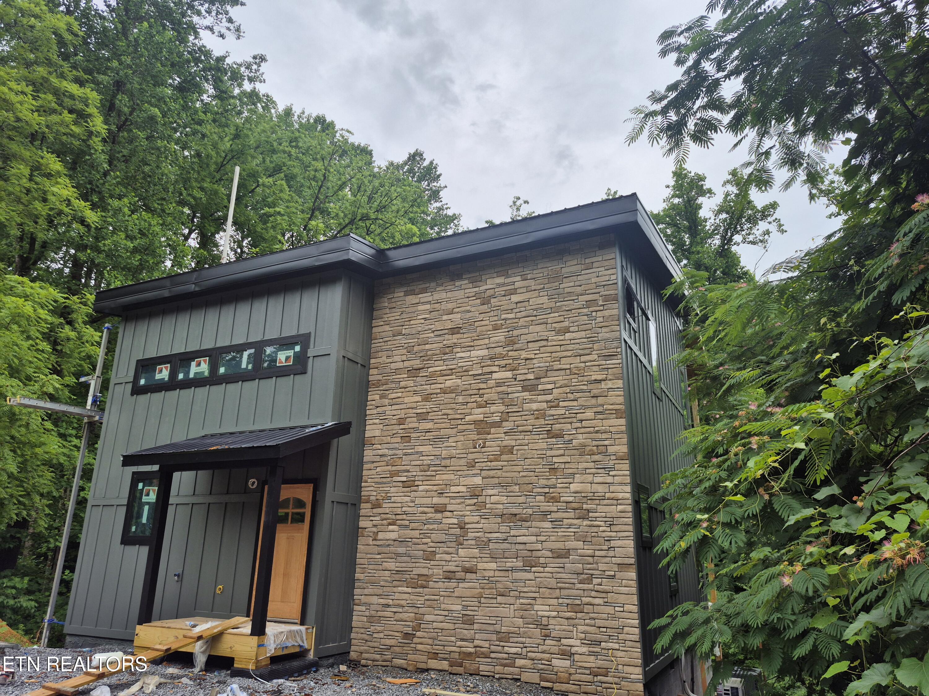1113 Hemlock Hollow Rd — photo