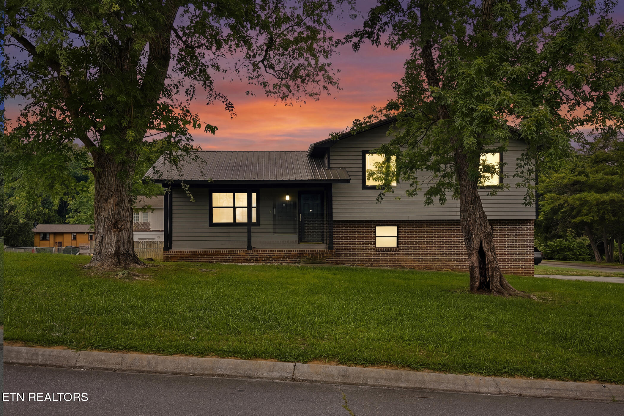 459 Water Oak Drive — photo