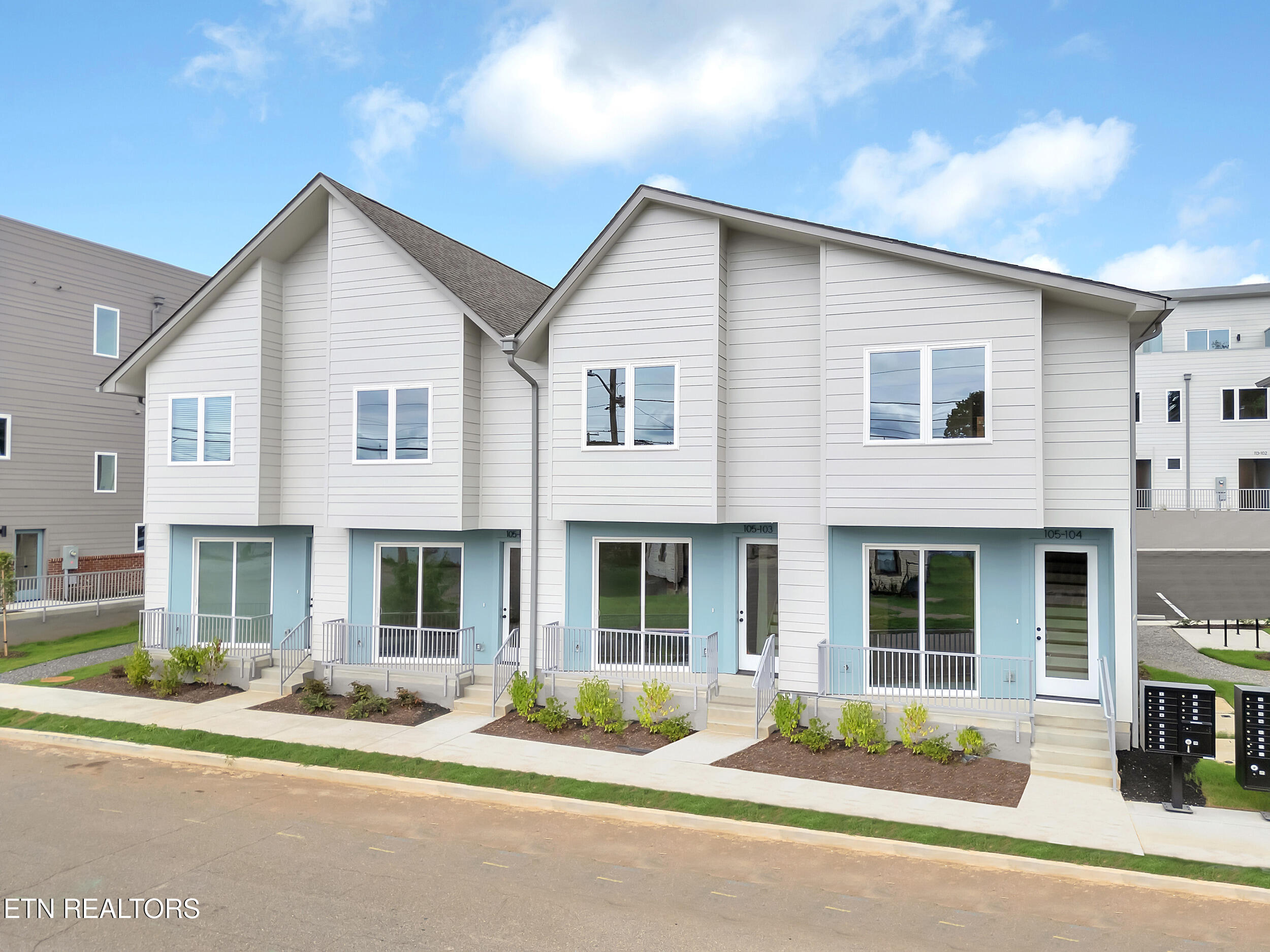 105 E Oldham Ave #102 102 — photo
