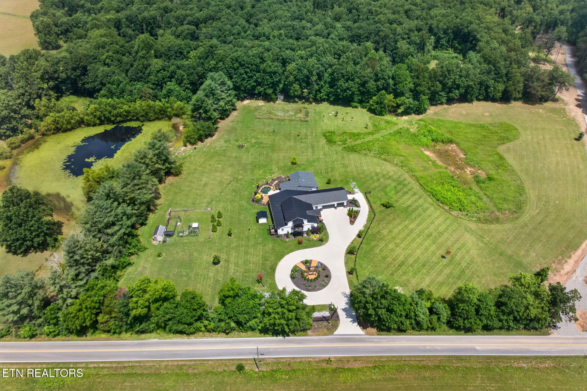 3358 Plateau Rd — photo