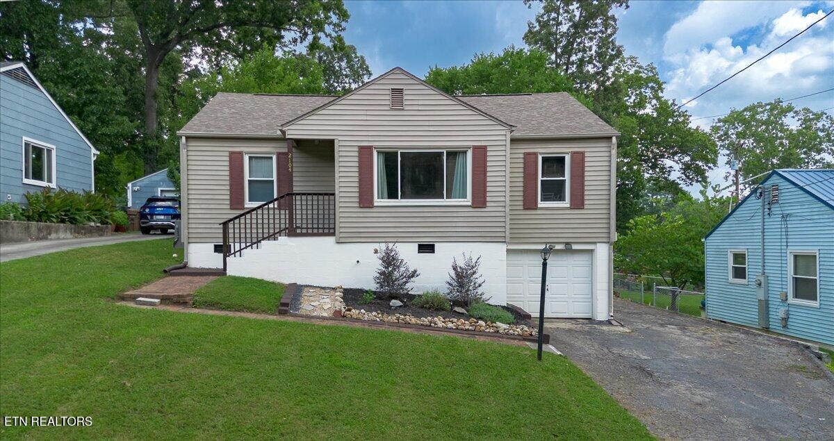 2104 N Park Blvd — photo
