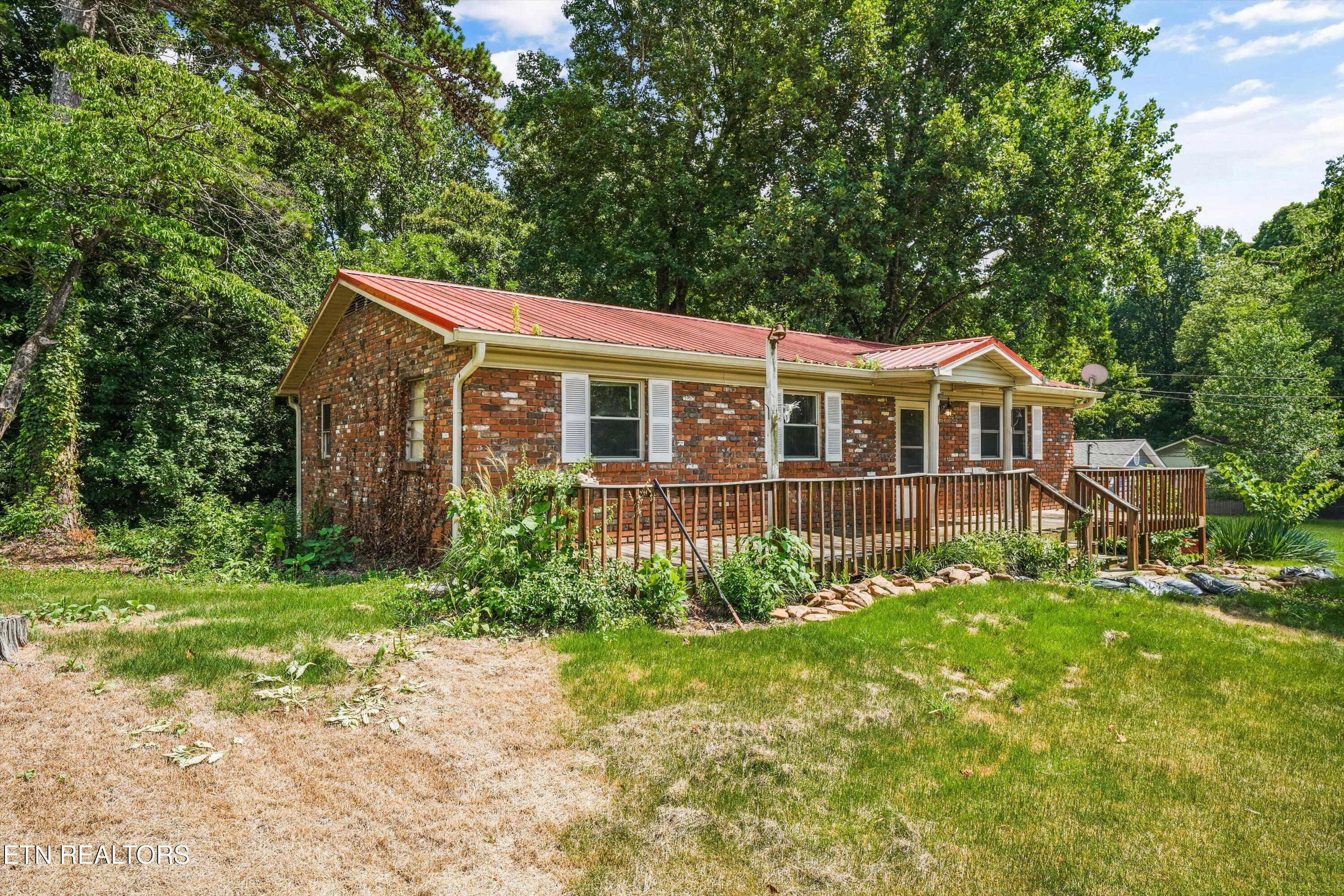1443 Johnathan Drive — photo