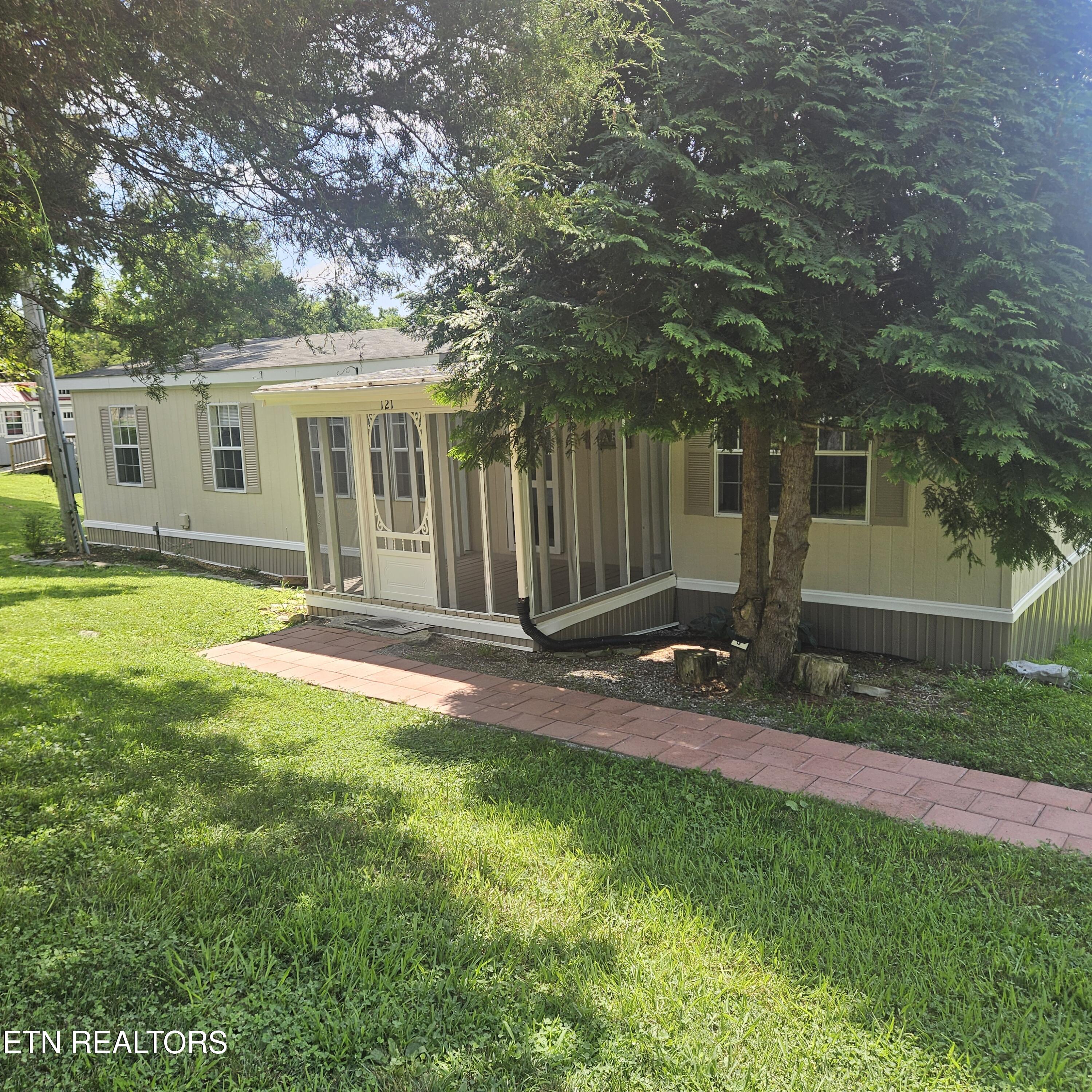 121 Harness Rd — photo