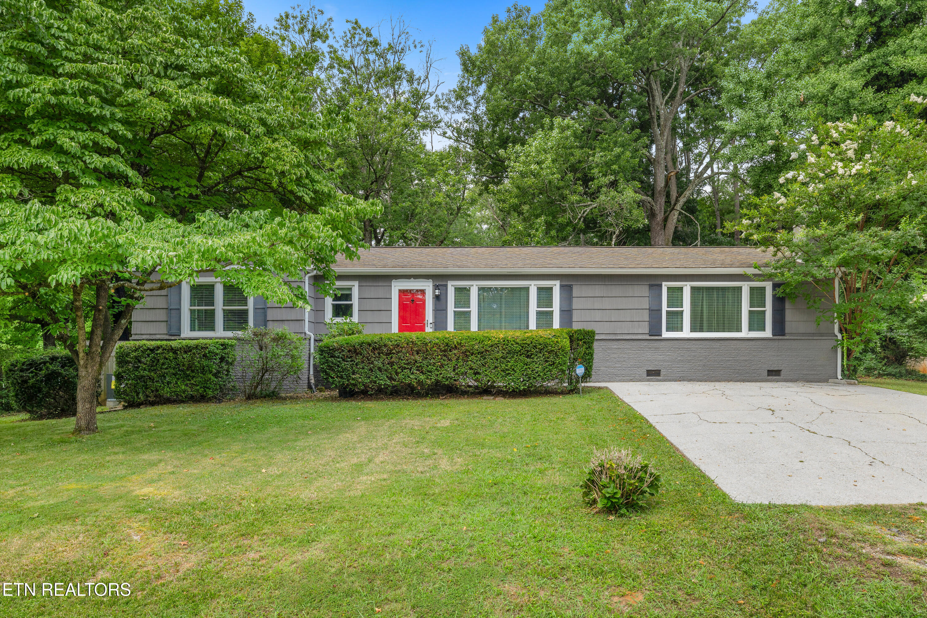 1009 Bardill Lane — photo