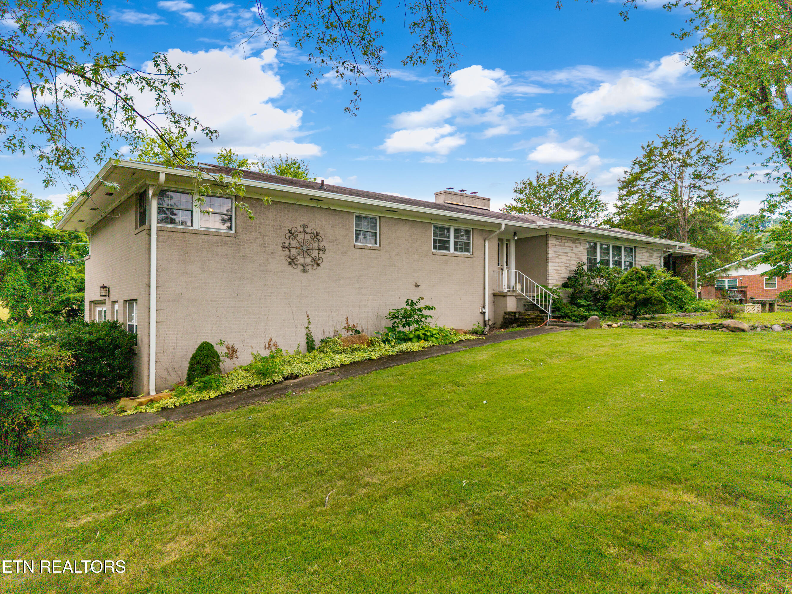 217 Hardin Lane — photo