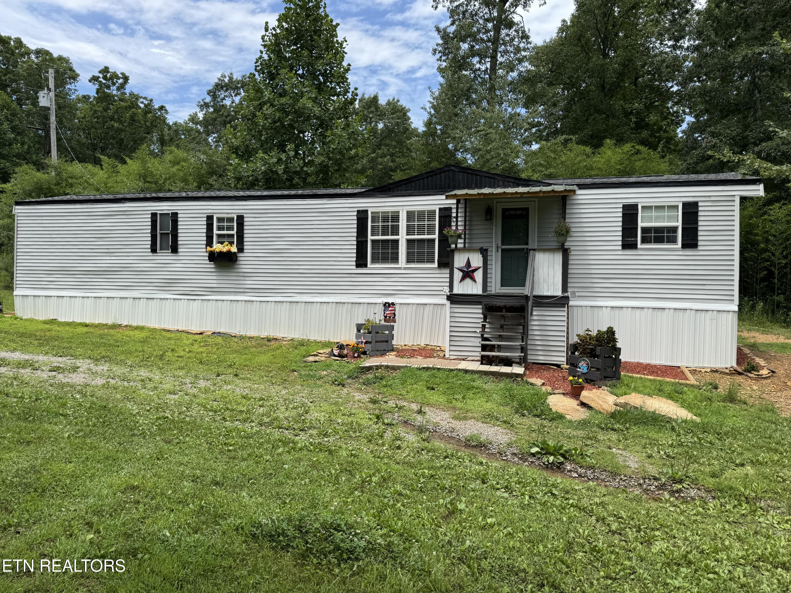 420 Oneida Lane — photo