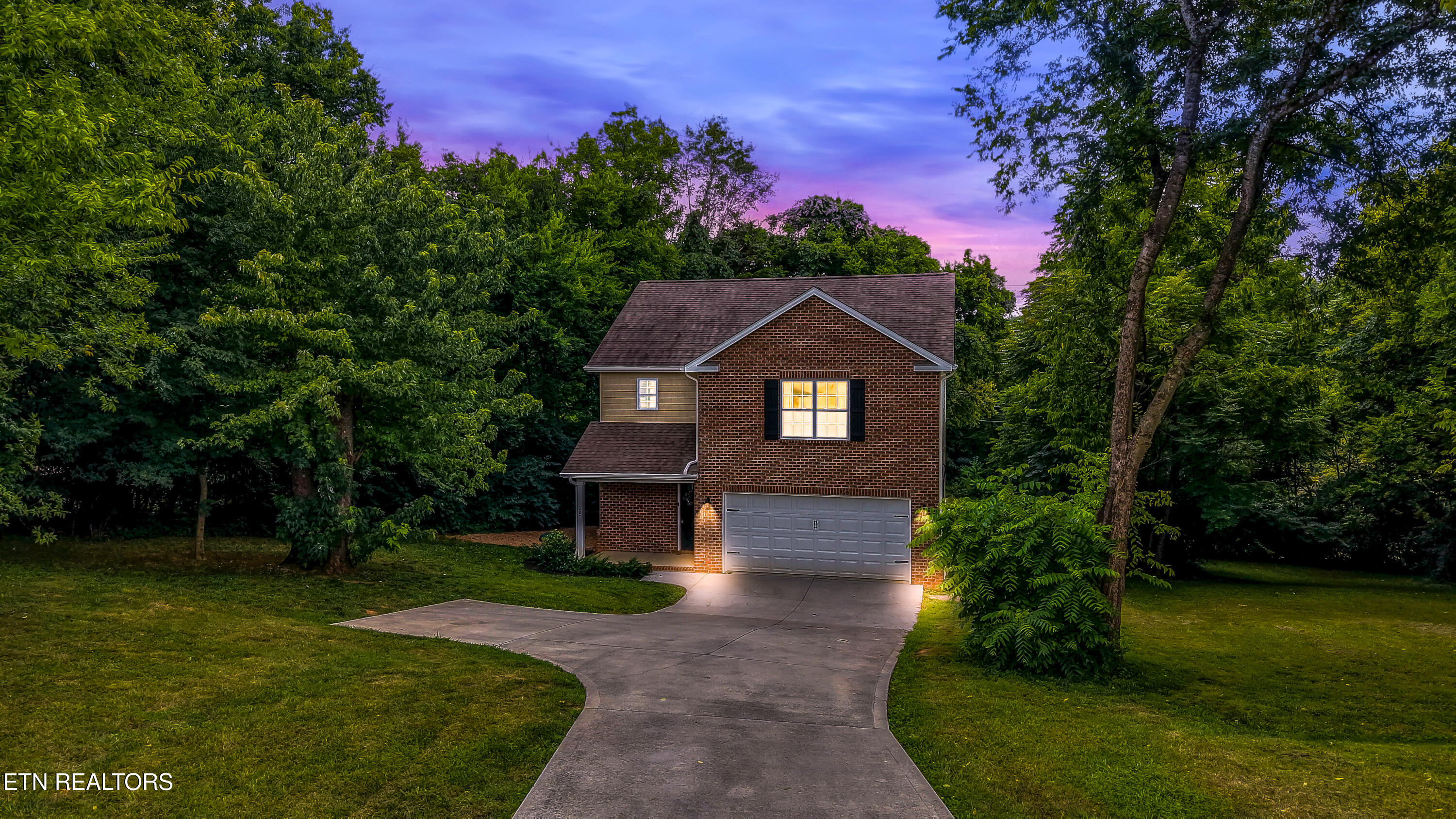 327 Brown School Rd — photo