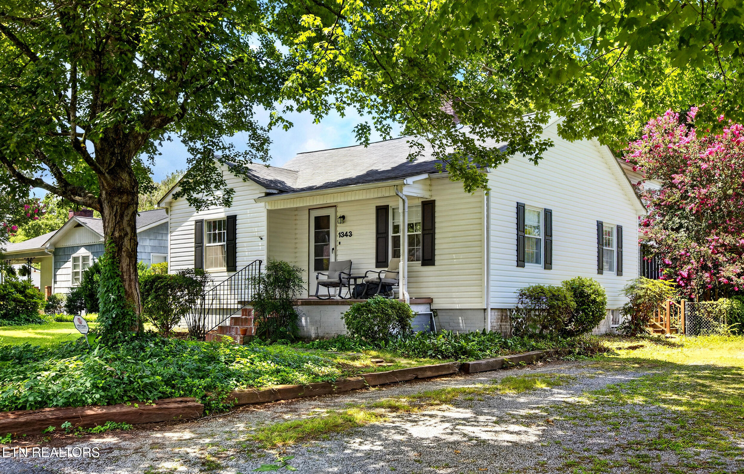1343 NW Brown Ave — photo