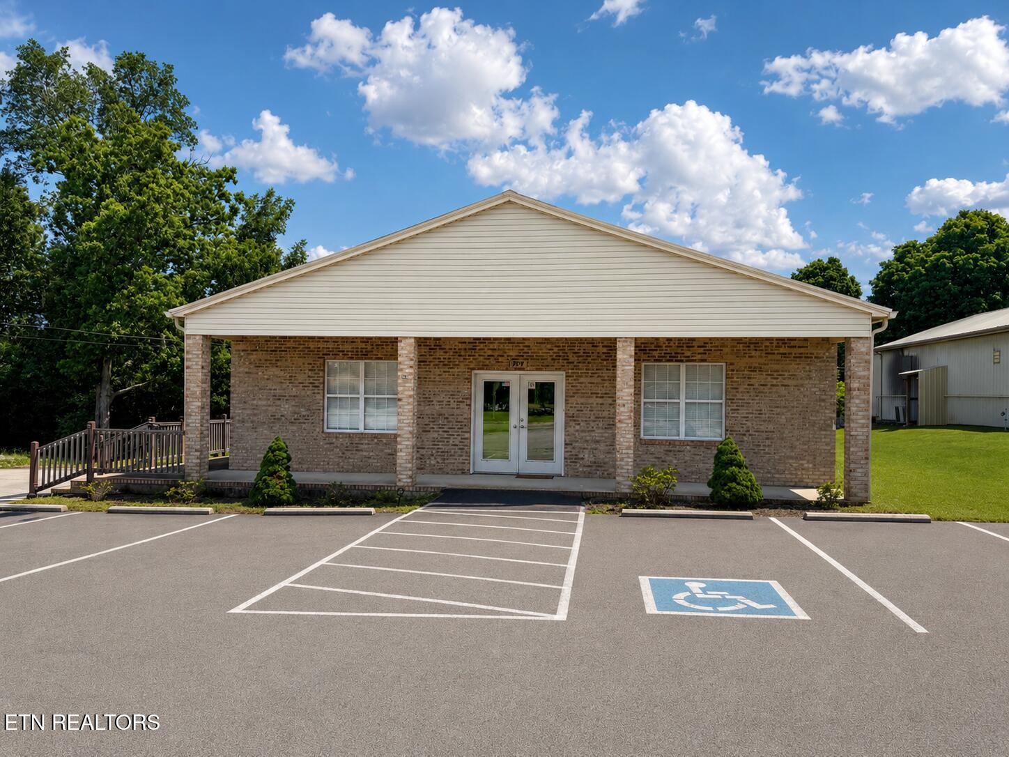 1003 Miller Ave — photo