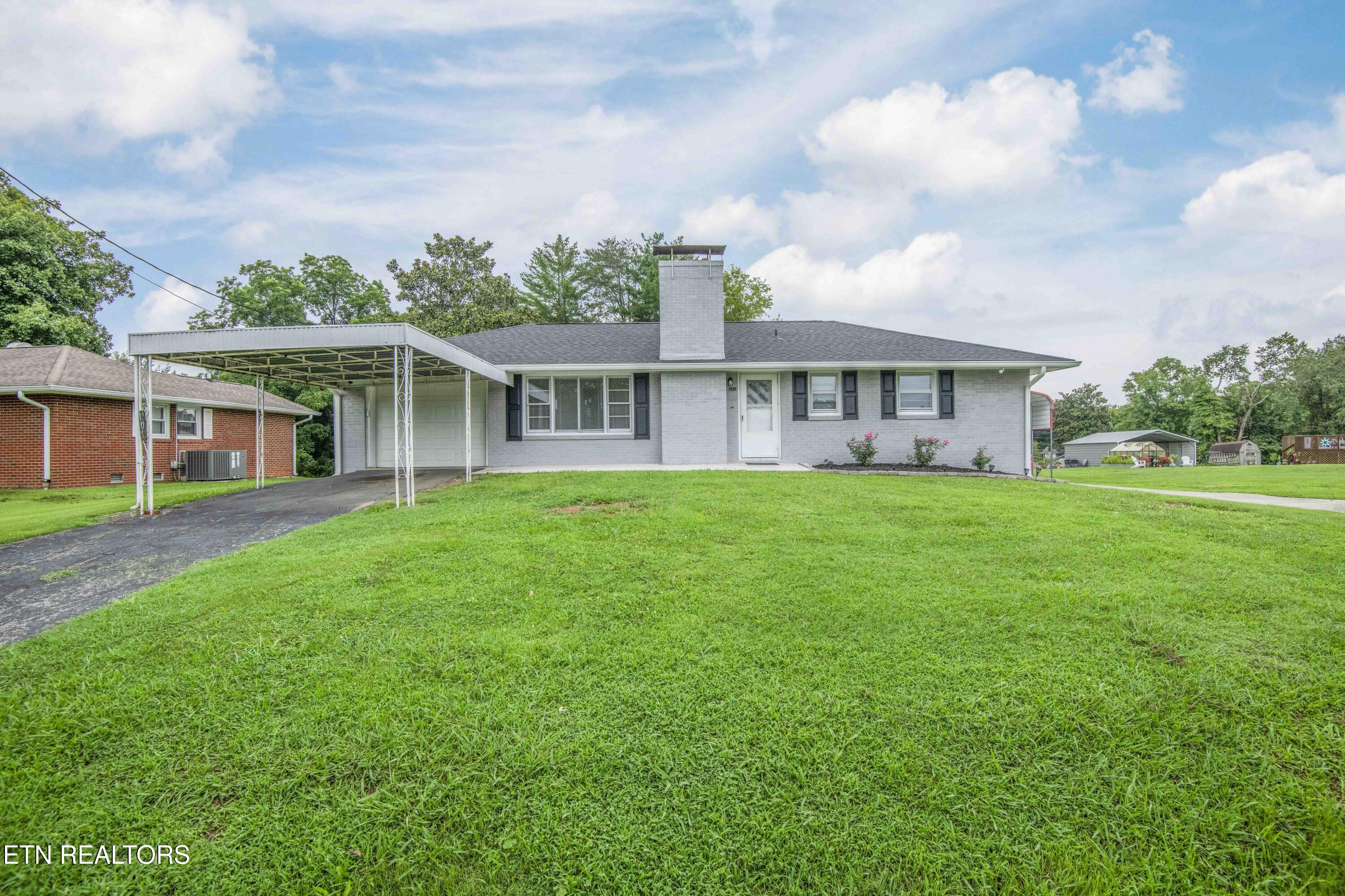 107 Hillcrest Lane — photo