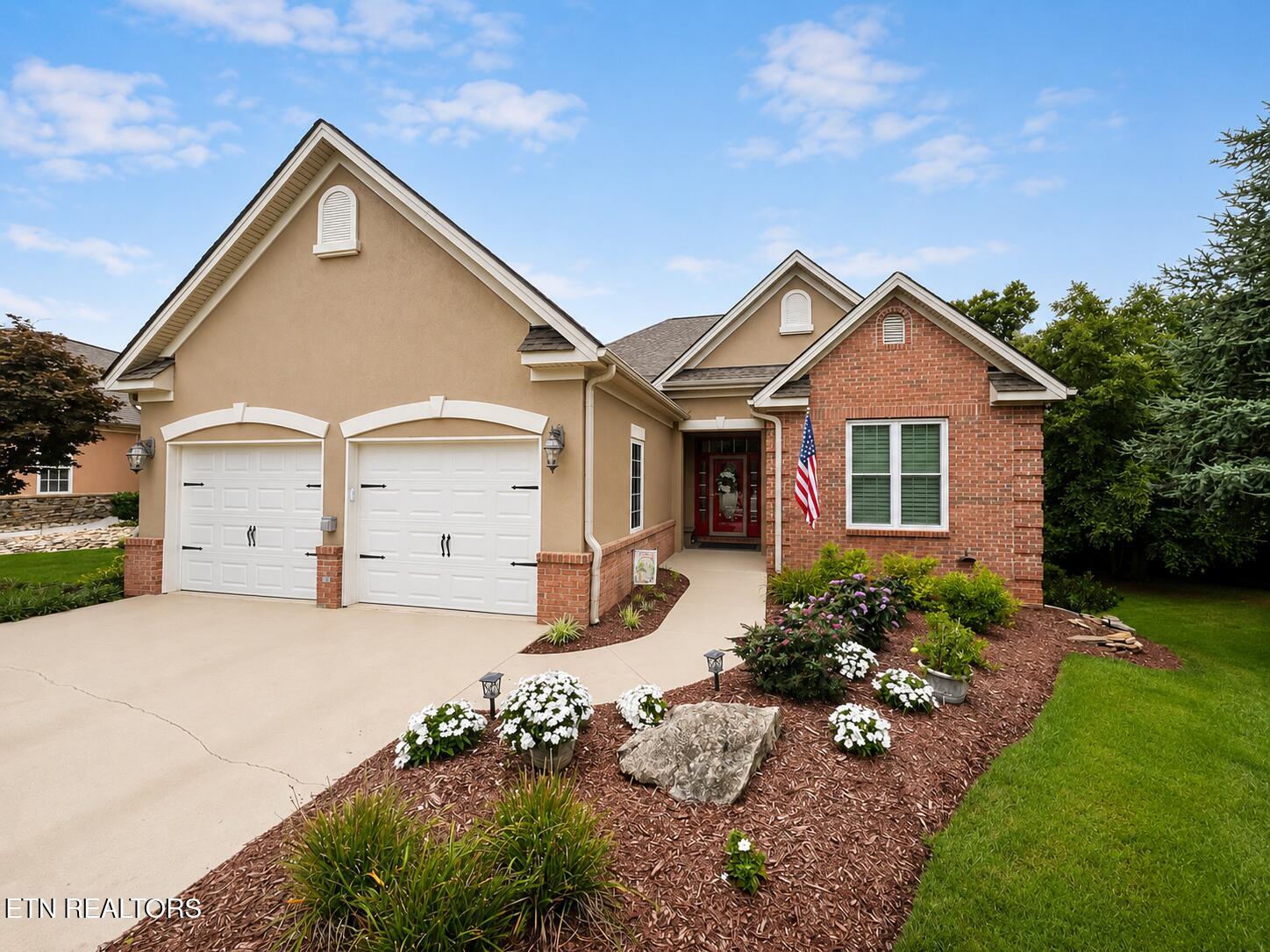 137 Heron Court — photo