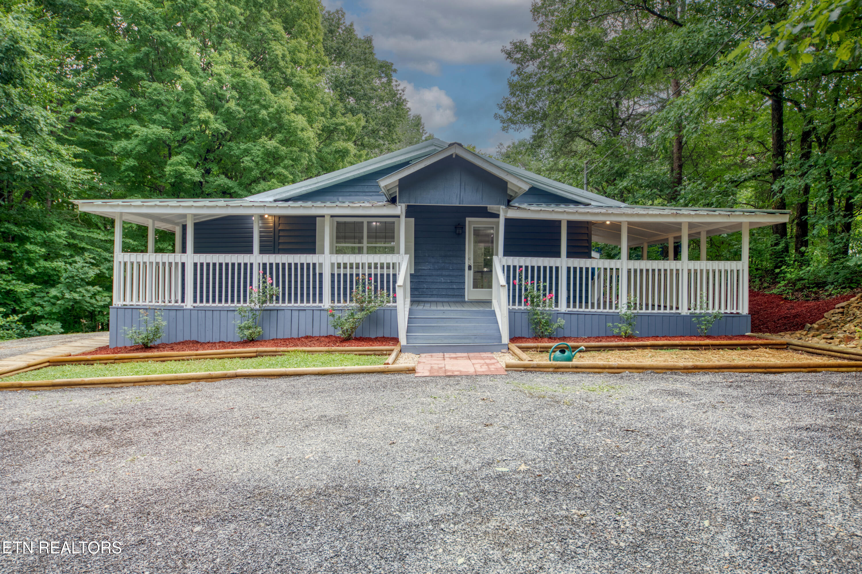 1116 Middle Ridge Rd, Sevierville, TN 37862 — photo 2