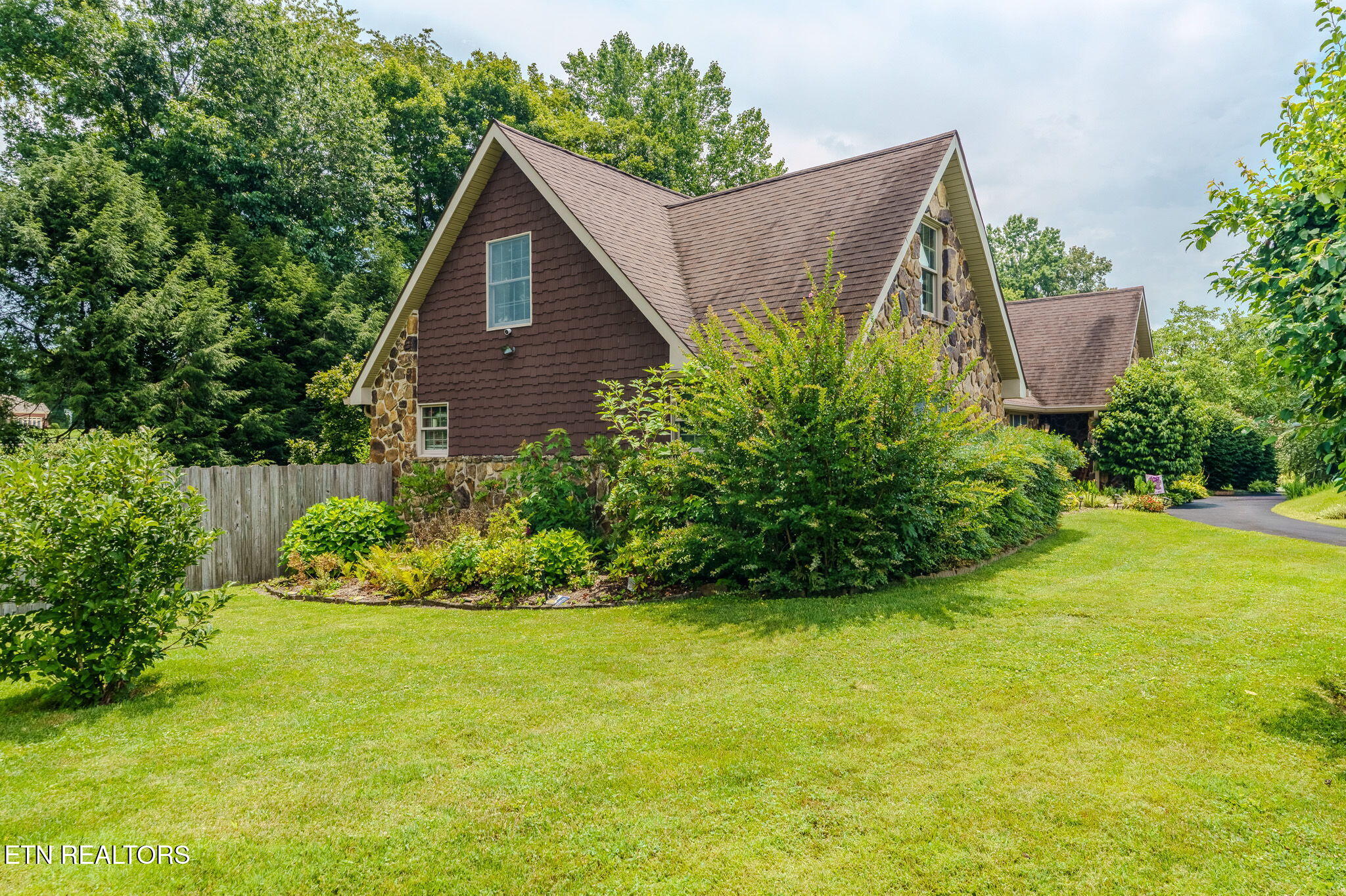 129 Rector Drive, Harrogate, TN 37752 — photo 2