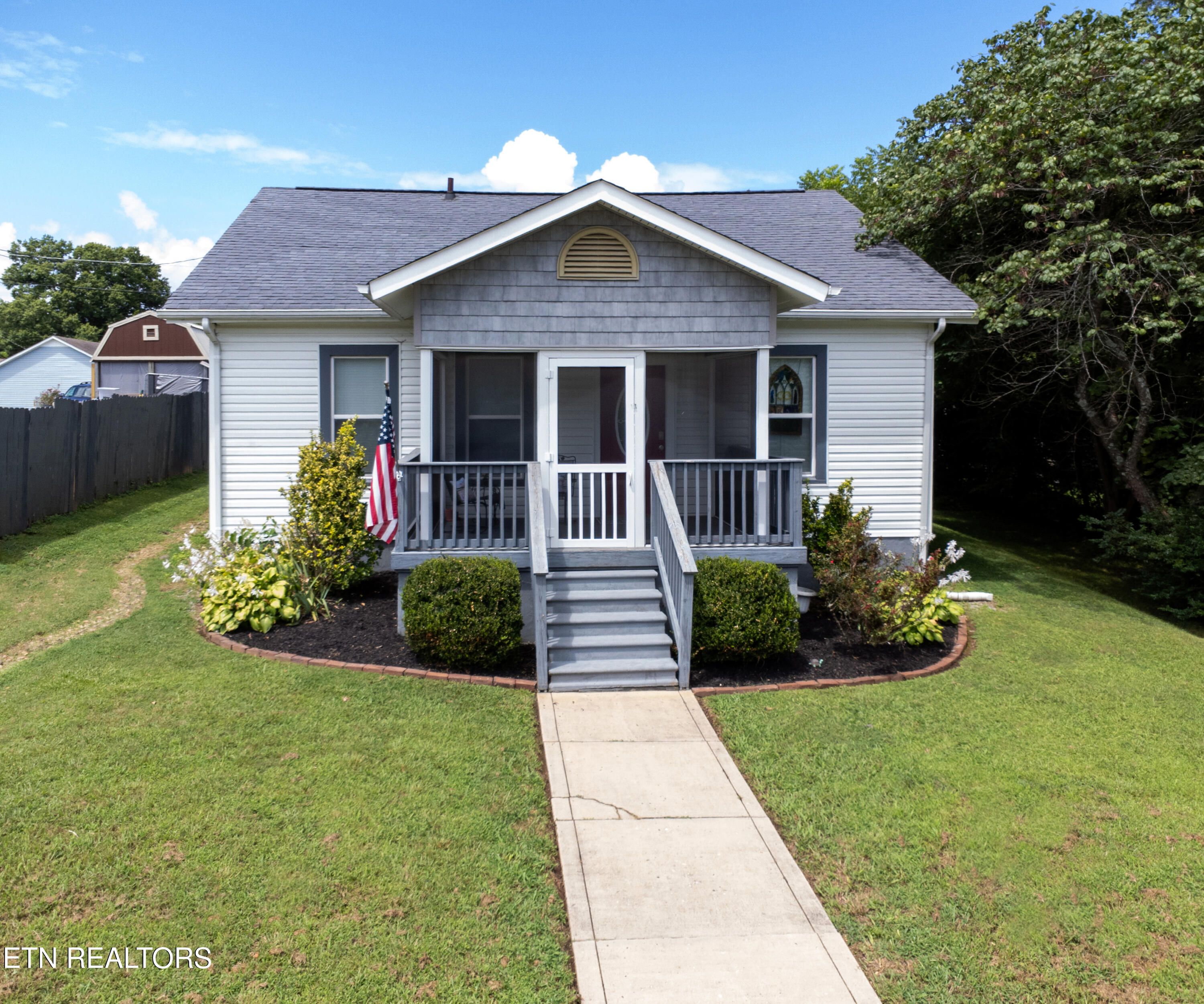 804 McCaslin Ave — photo