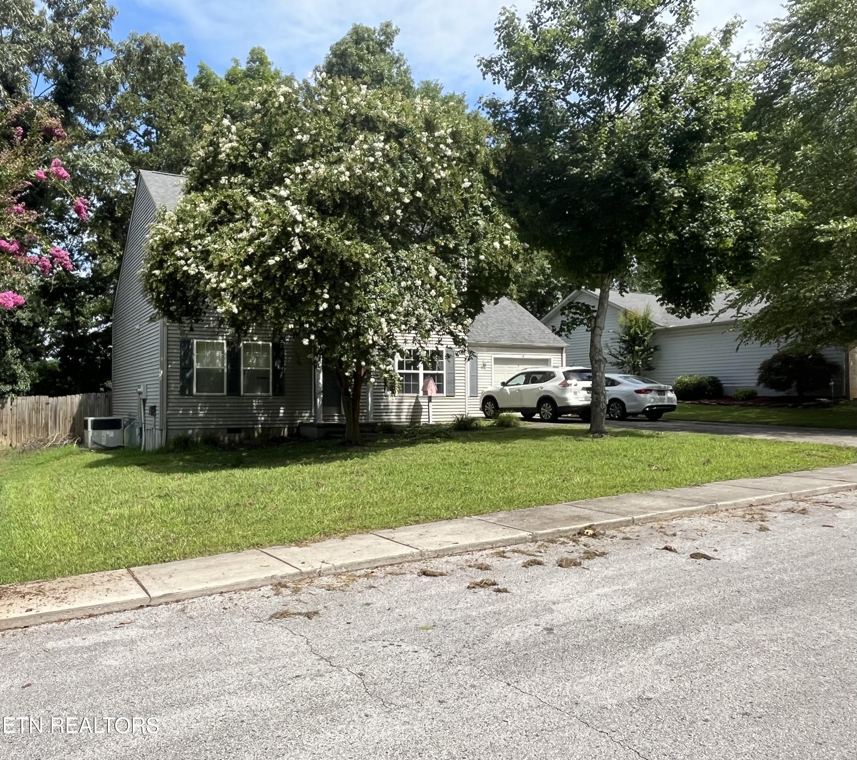 168 Newport Way — photo