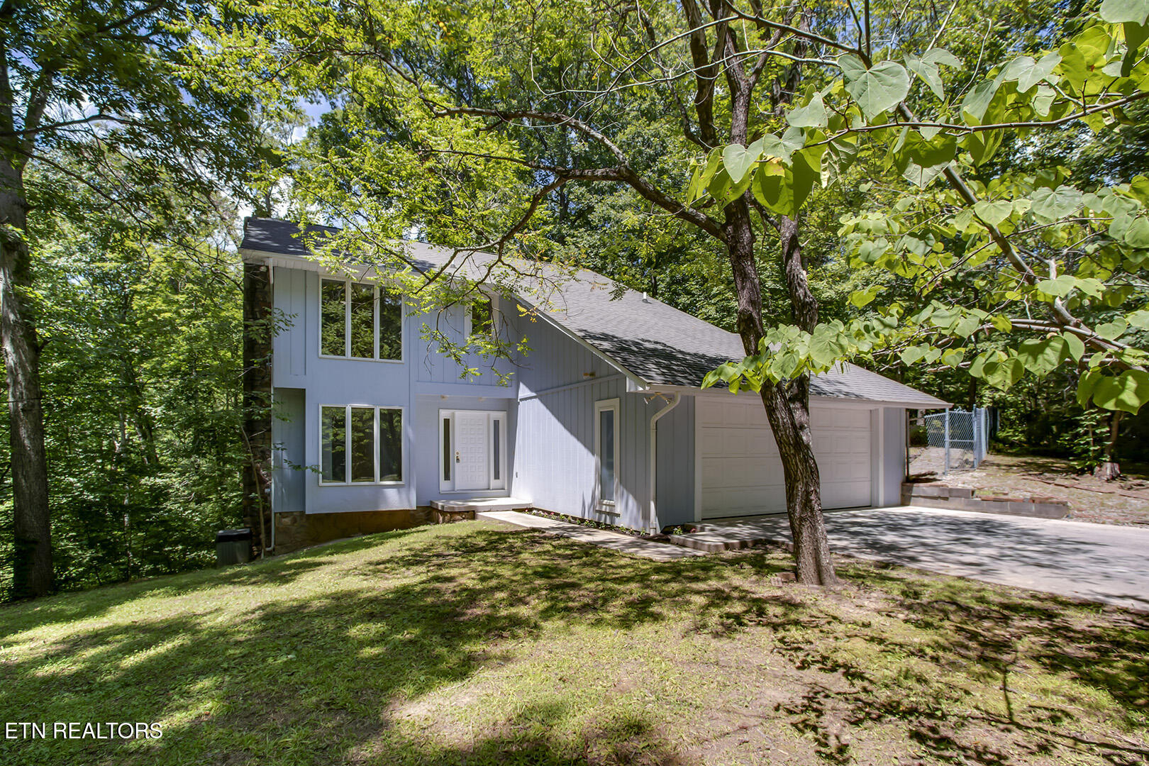 1560 Bluebird Cove Lane — photo