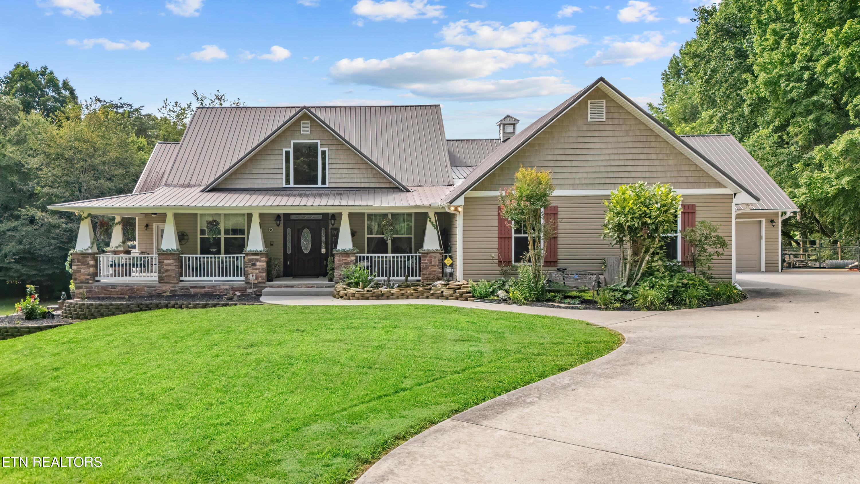6828 Sunnyview Drive — photo
