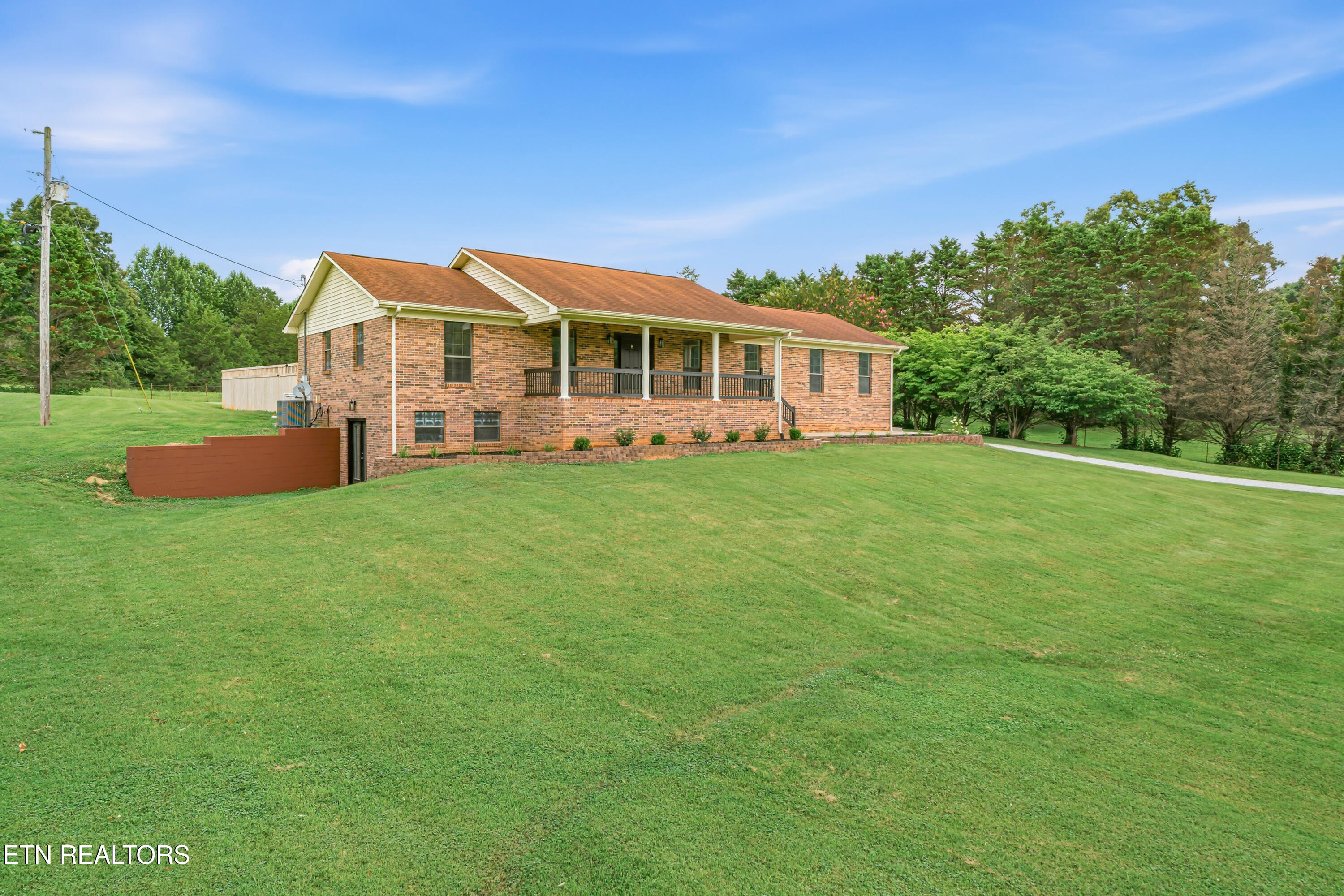 394 Pattie Gap Rd — photo