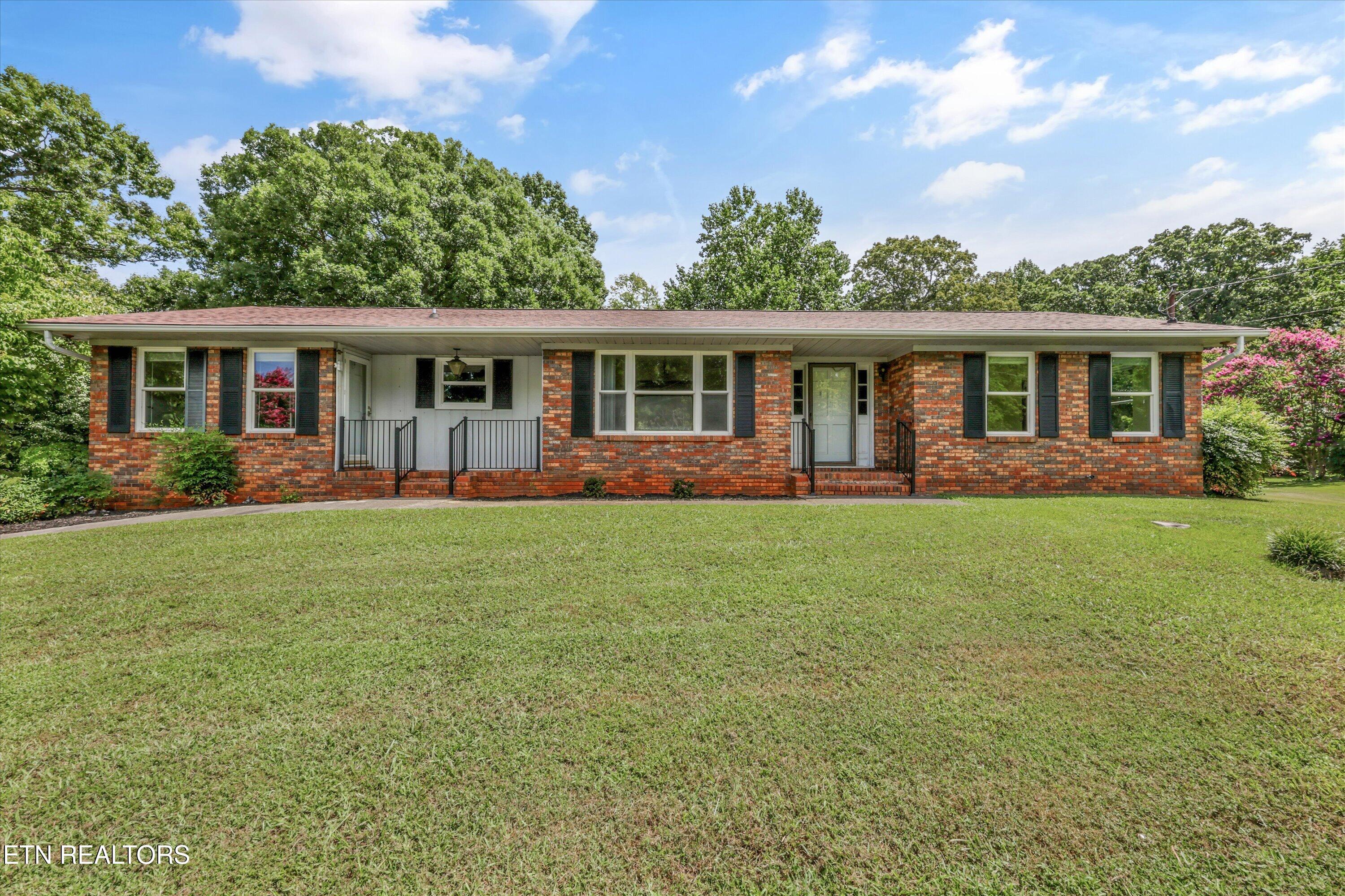 3923 Riverview Drive — photo
