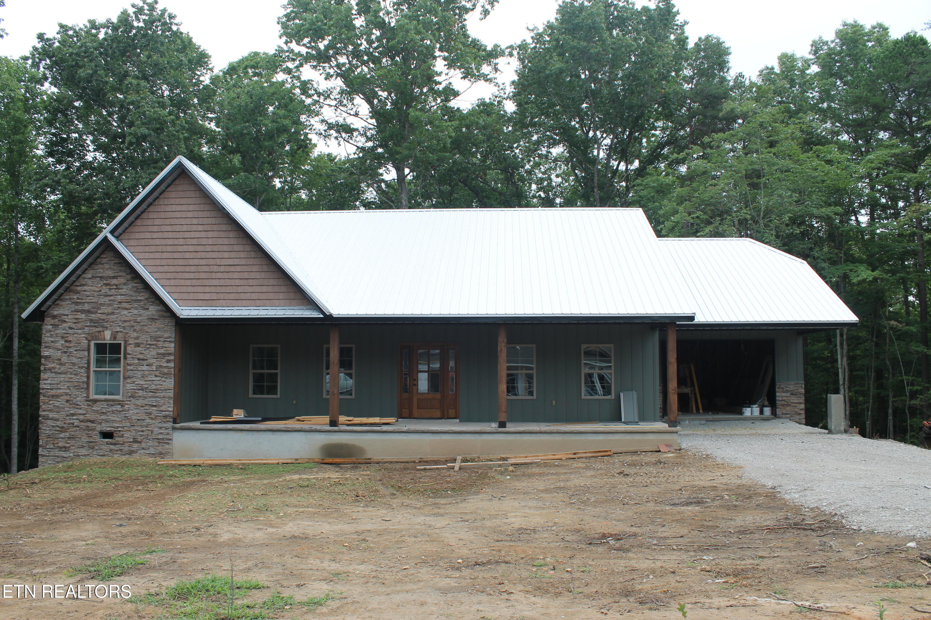 141 Creekview Court — photo