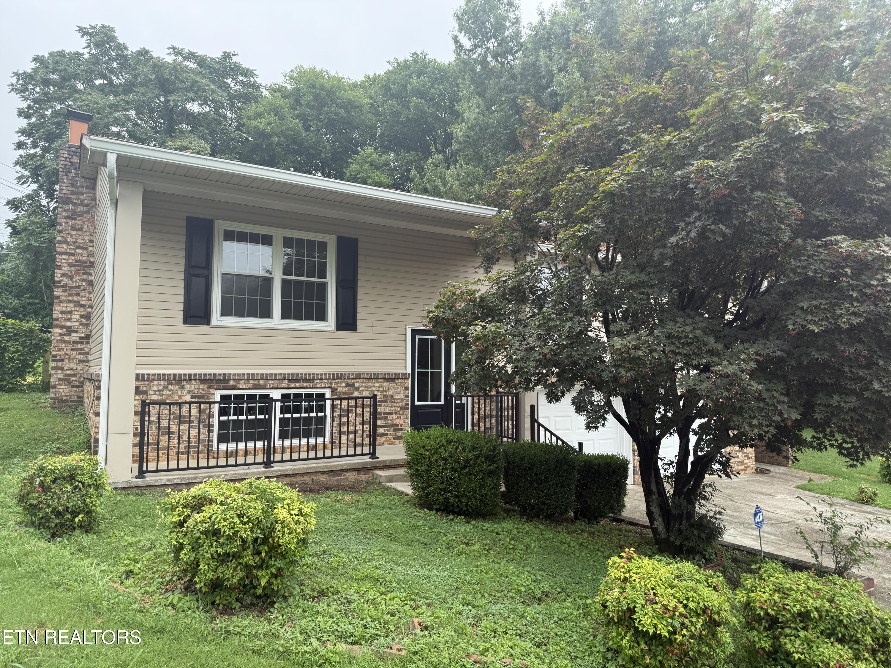 2028 Wayne Circle — photo