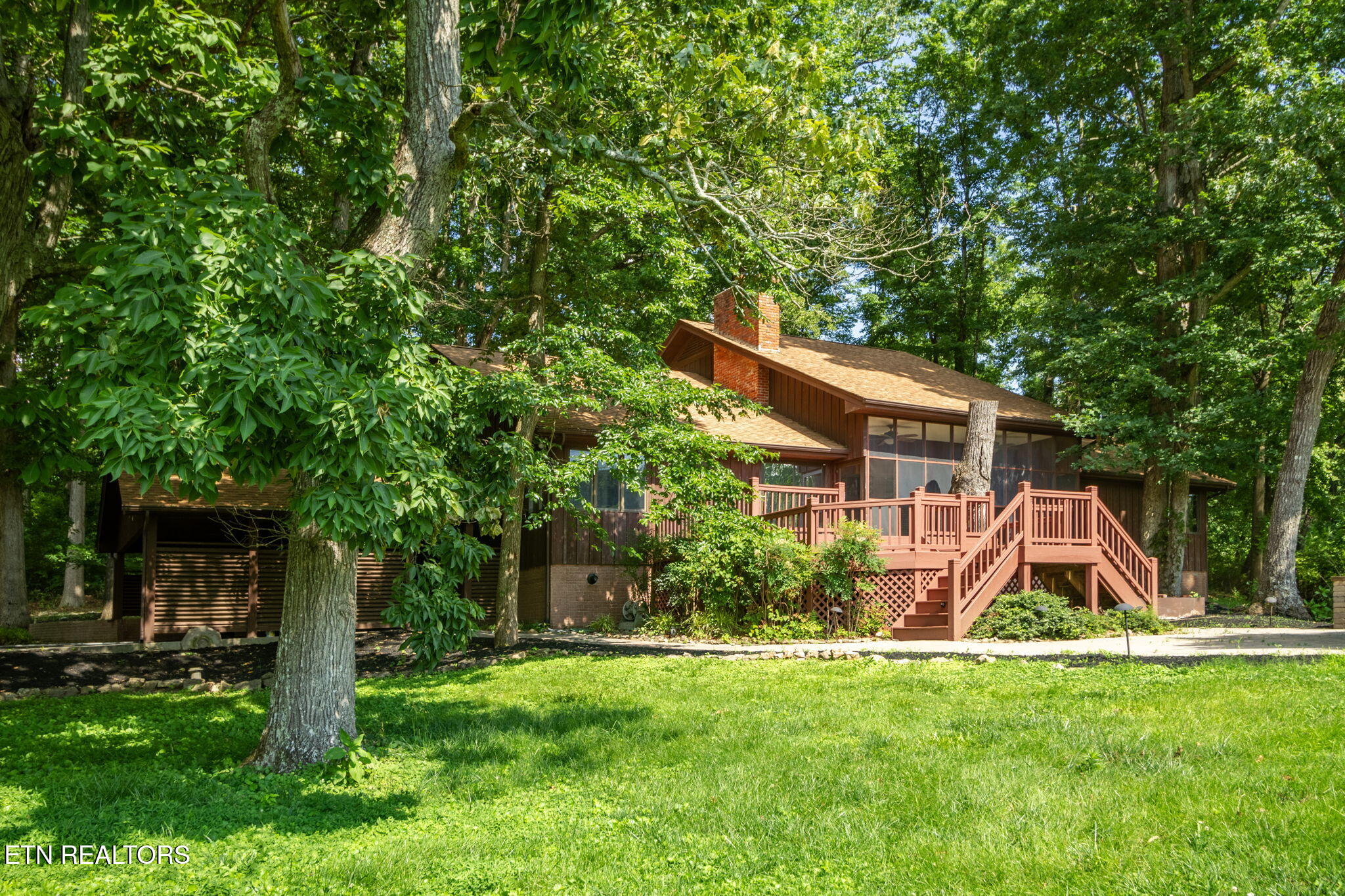 1435 Collins Rd — photo