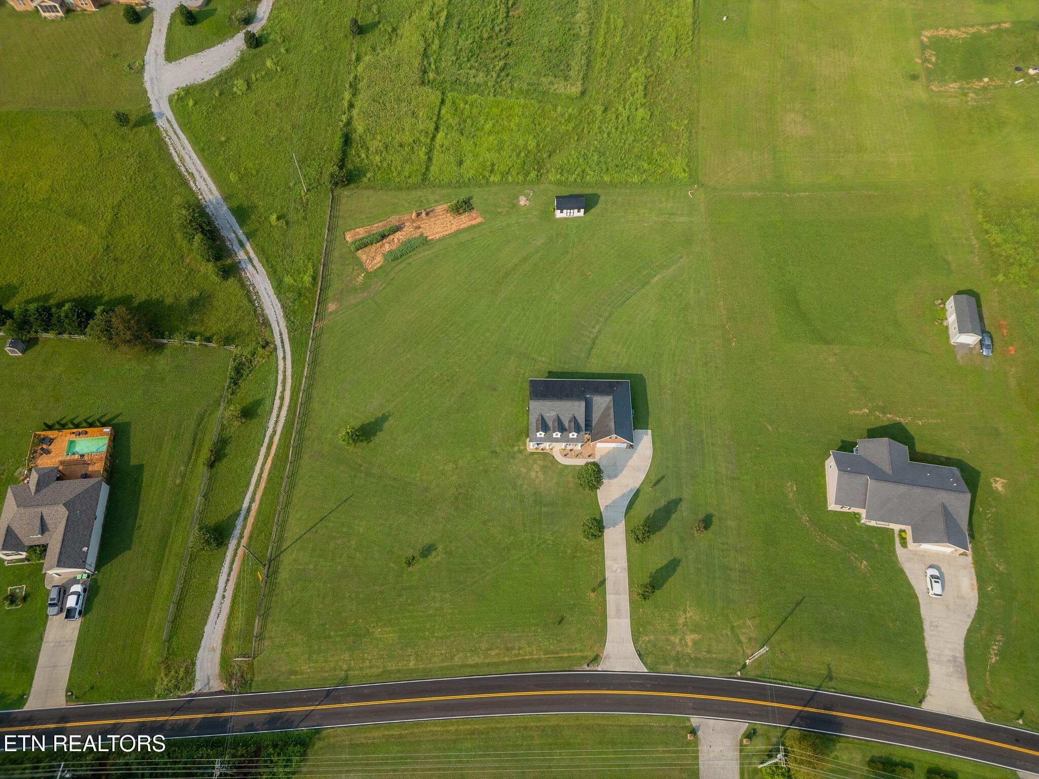 1977 Rays Gap Rd, Sevierville, TN 37876 — photo 2