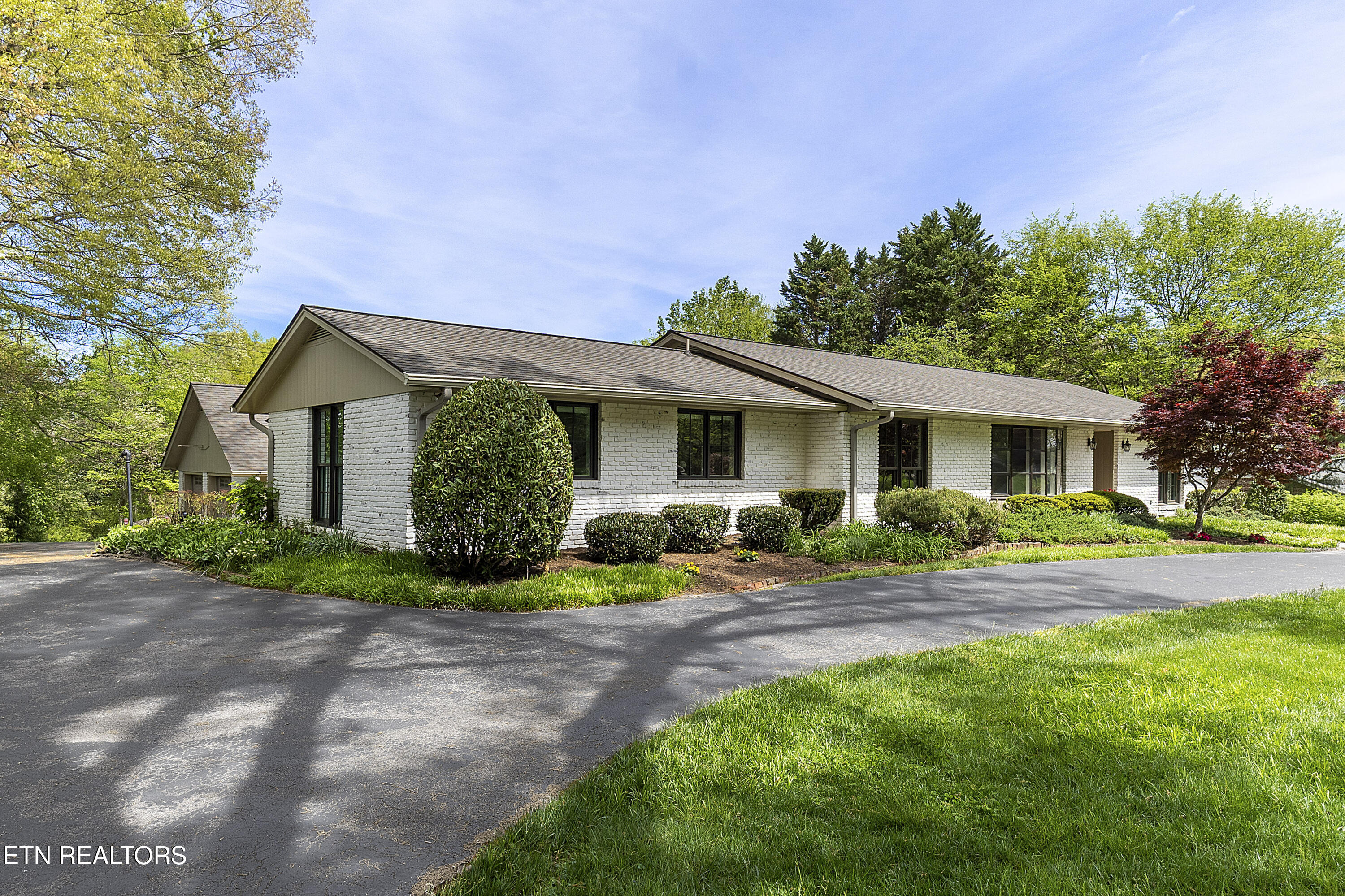 5413 Riverbend Drive — photo