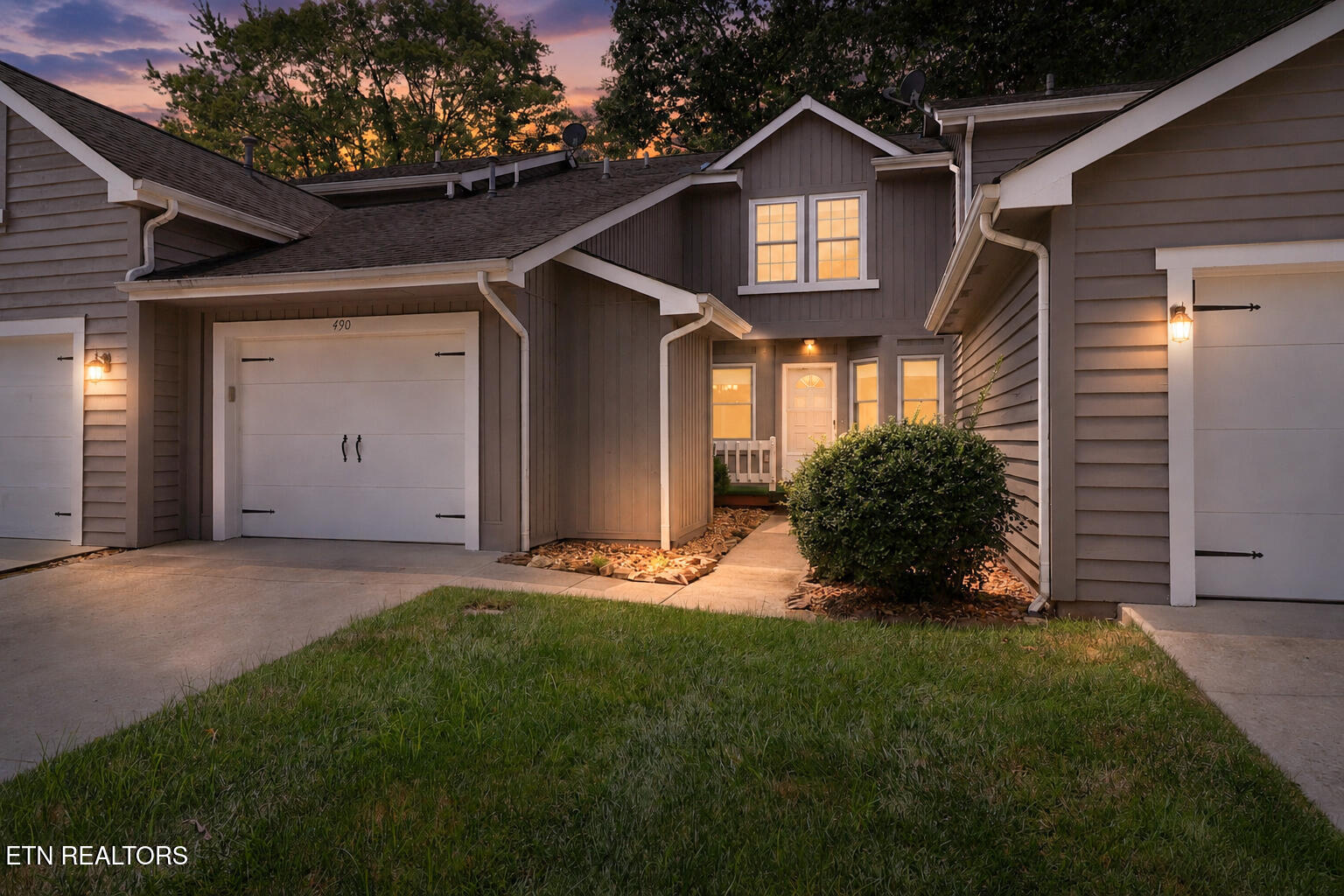 490 River Bend Drive — photo