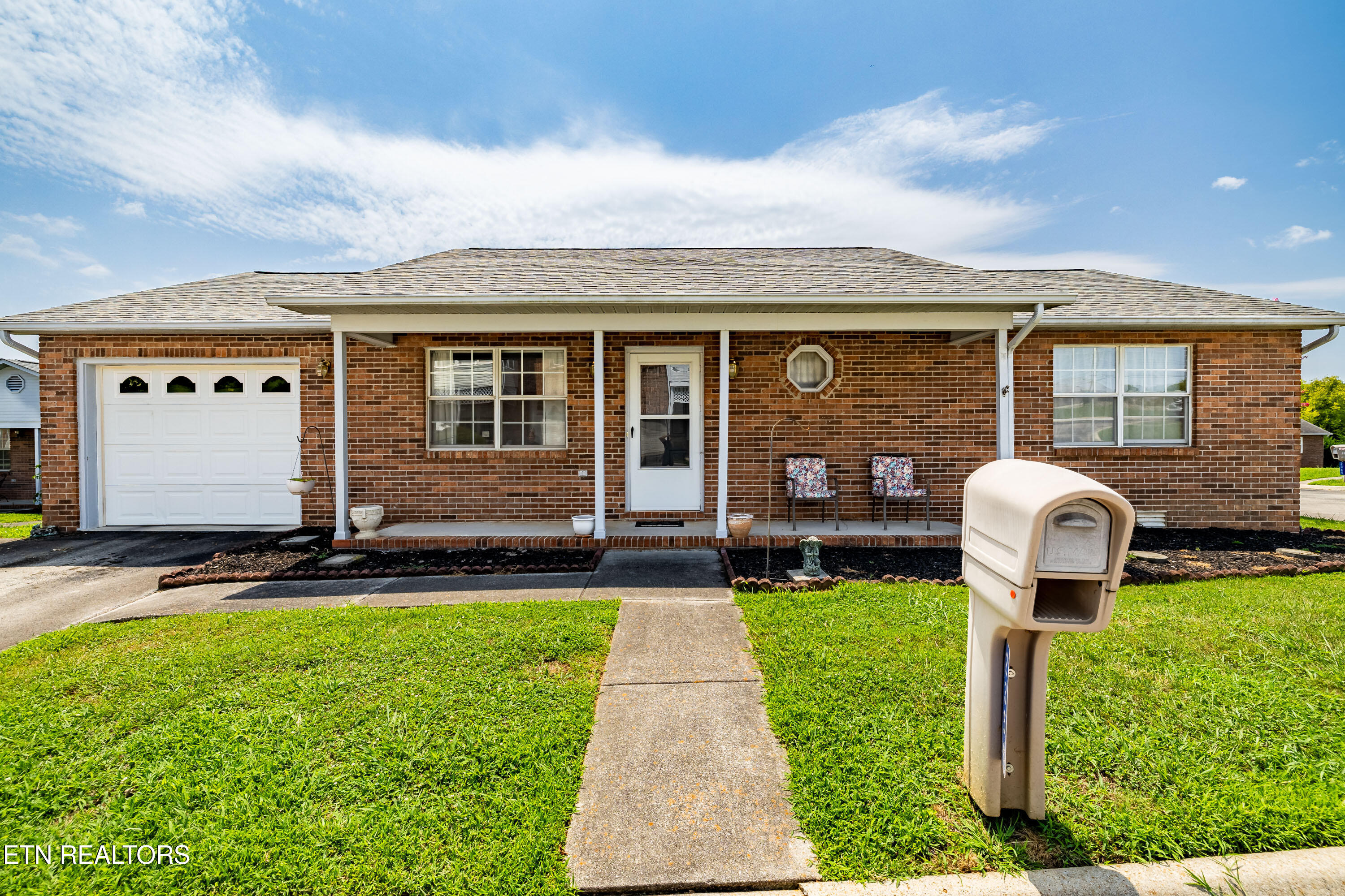 2354 Governors Court — photo