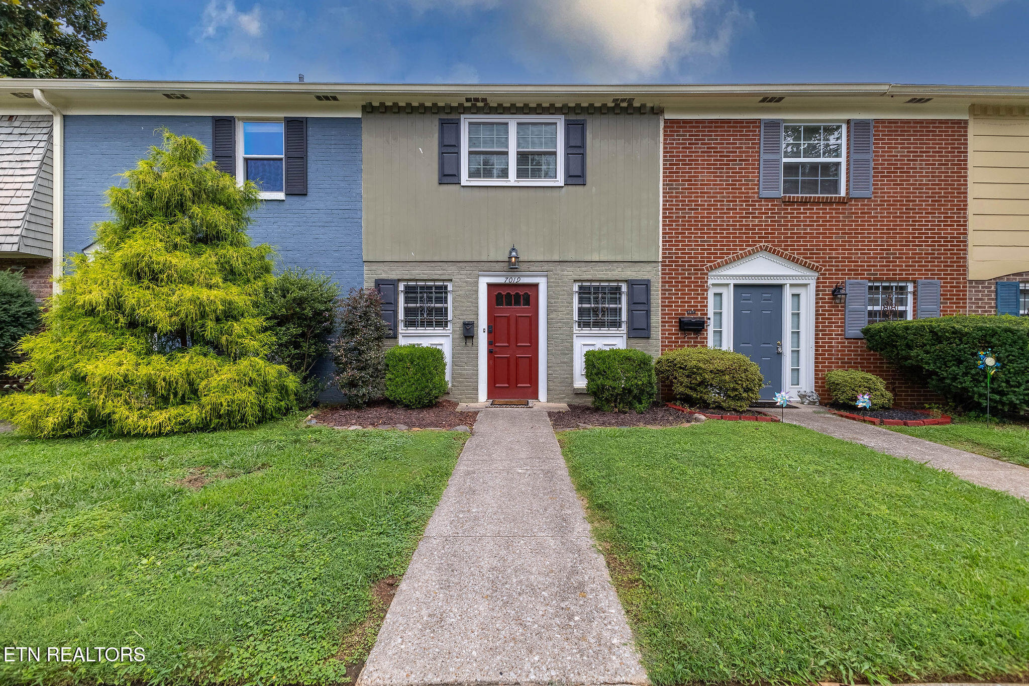 7019 Traditional Drive — photo