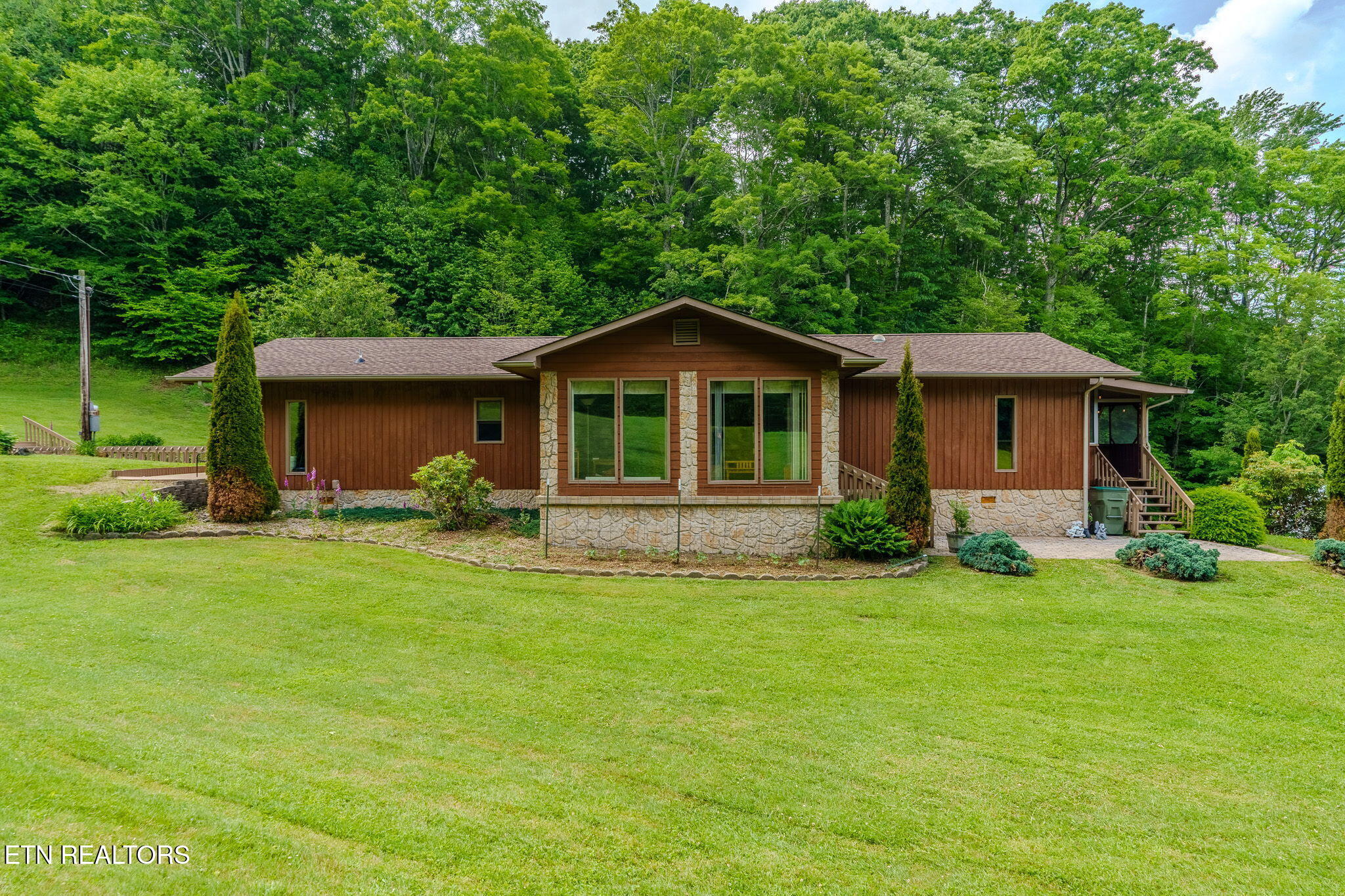 108 Roanwood Rd — photo