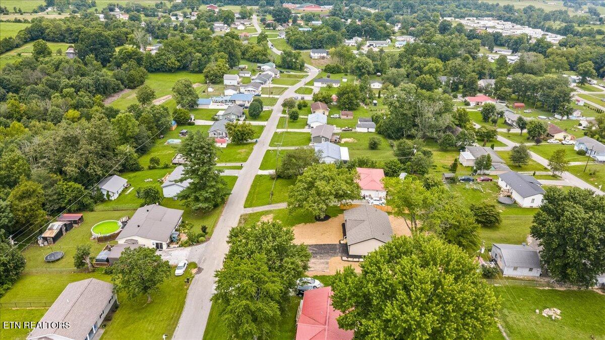 309 Valley View Rd, LaFollette, TN 37766