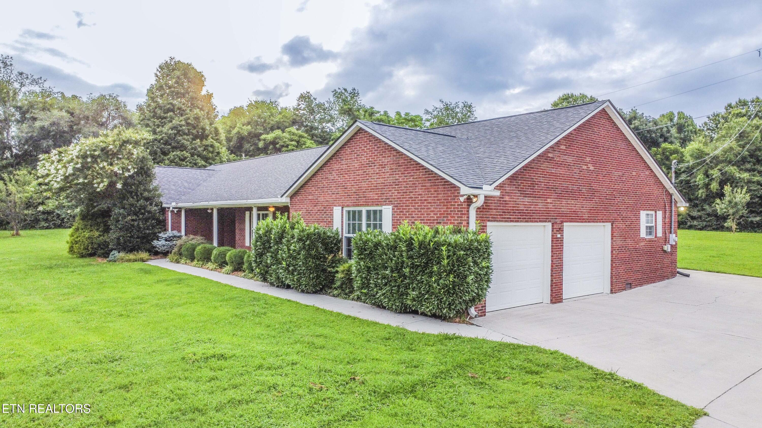 2820 Gray Hendrix Rd — photo