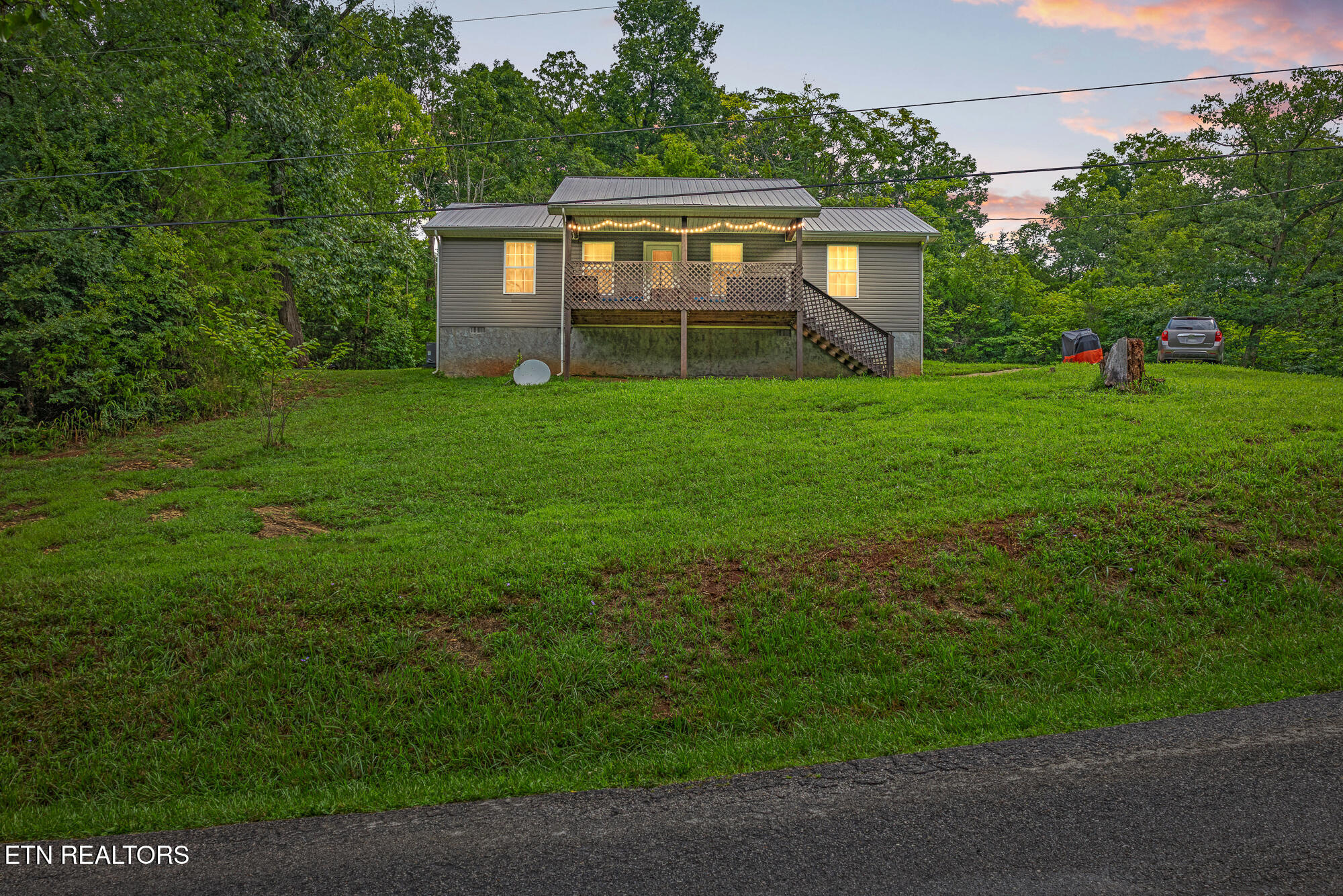 190 Homestead Rd — photo