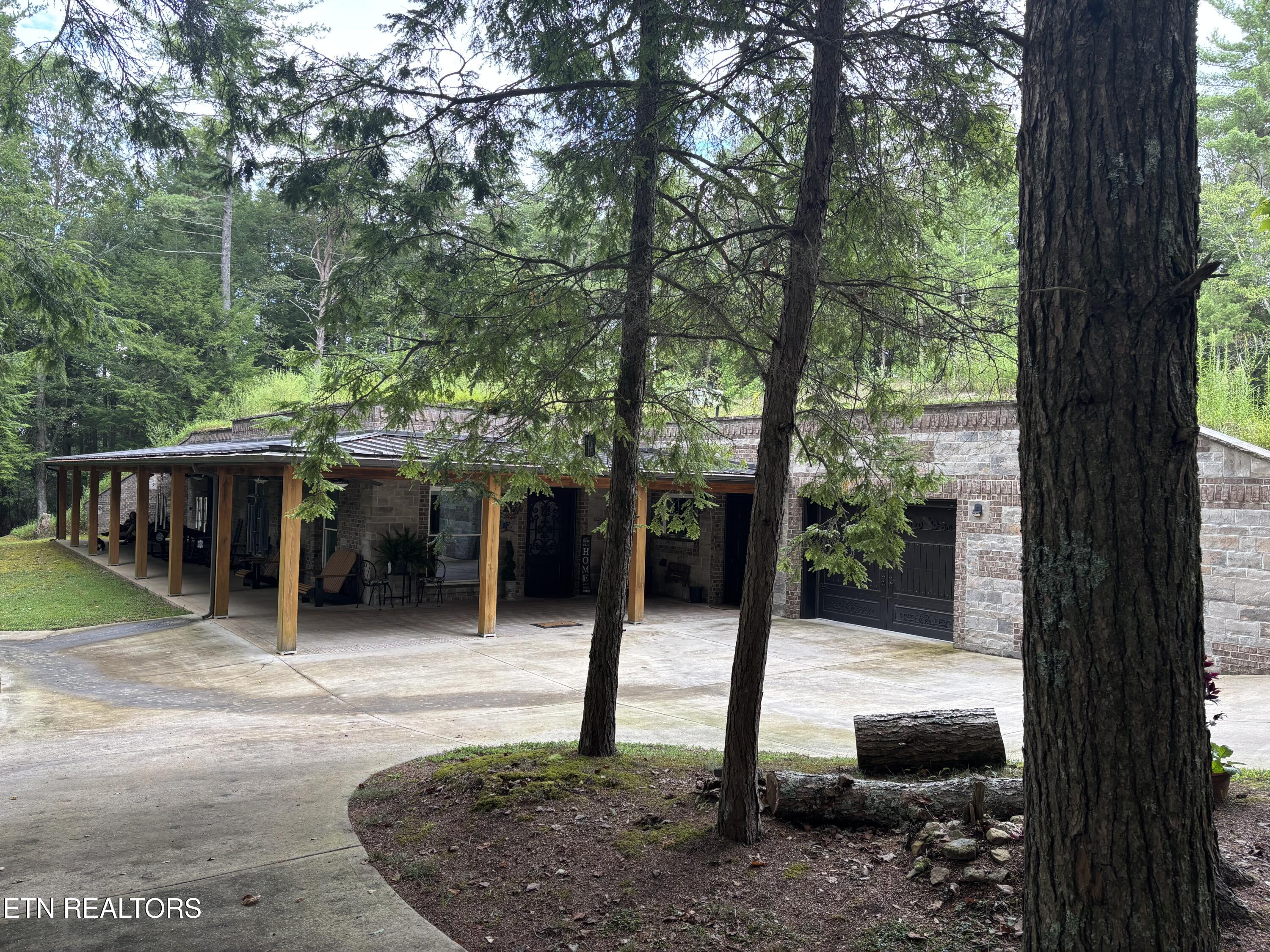 381 Lakewood Drive — photo