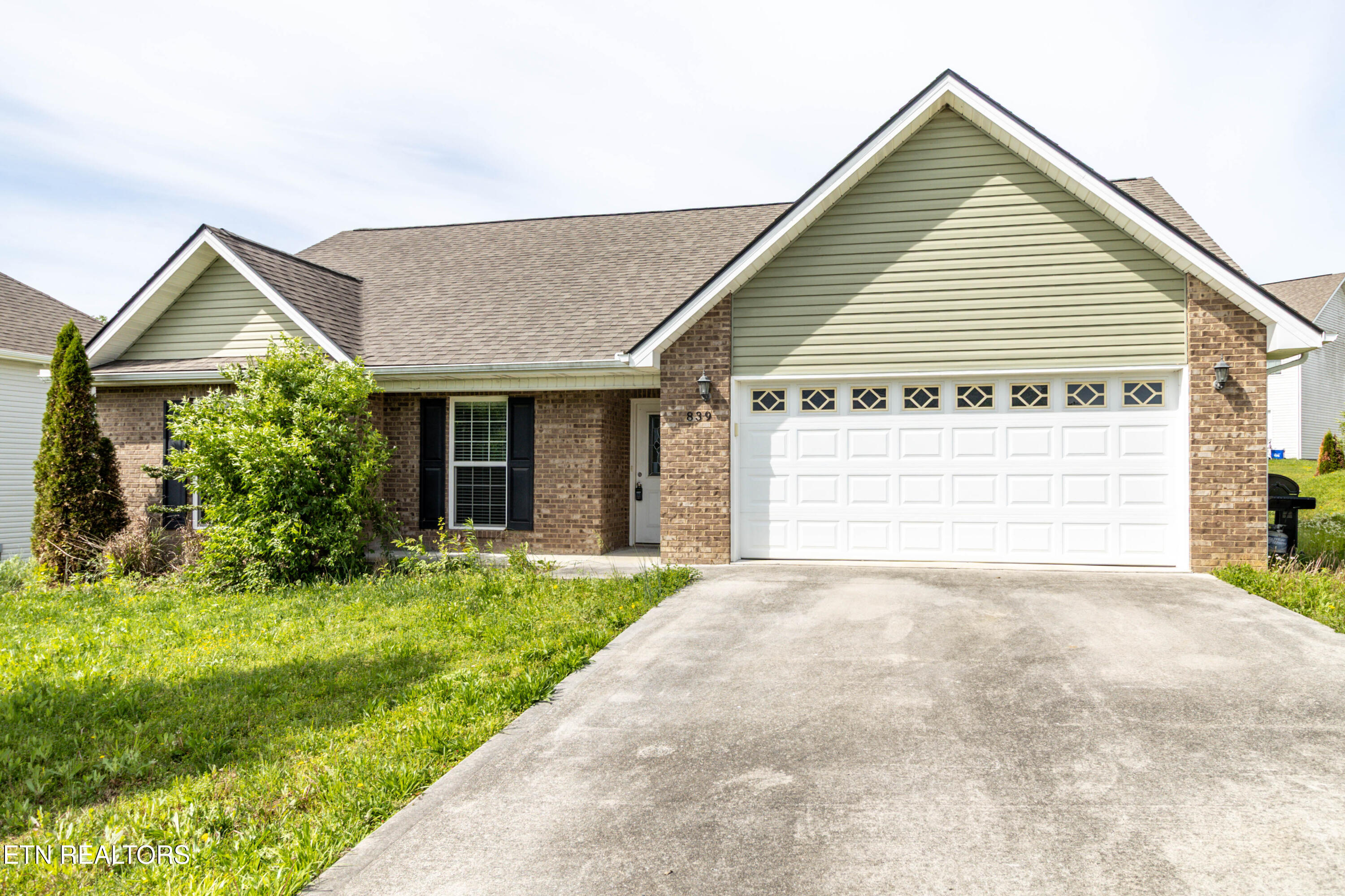 839 Wells Rd — photo