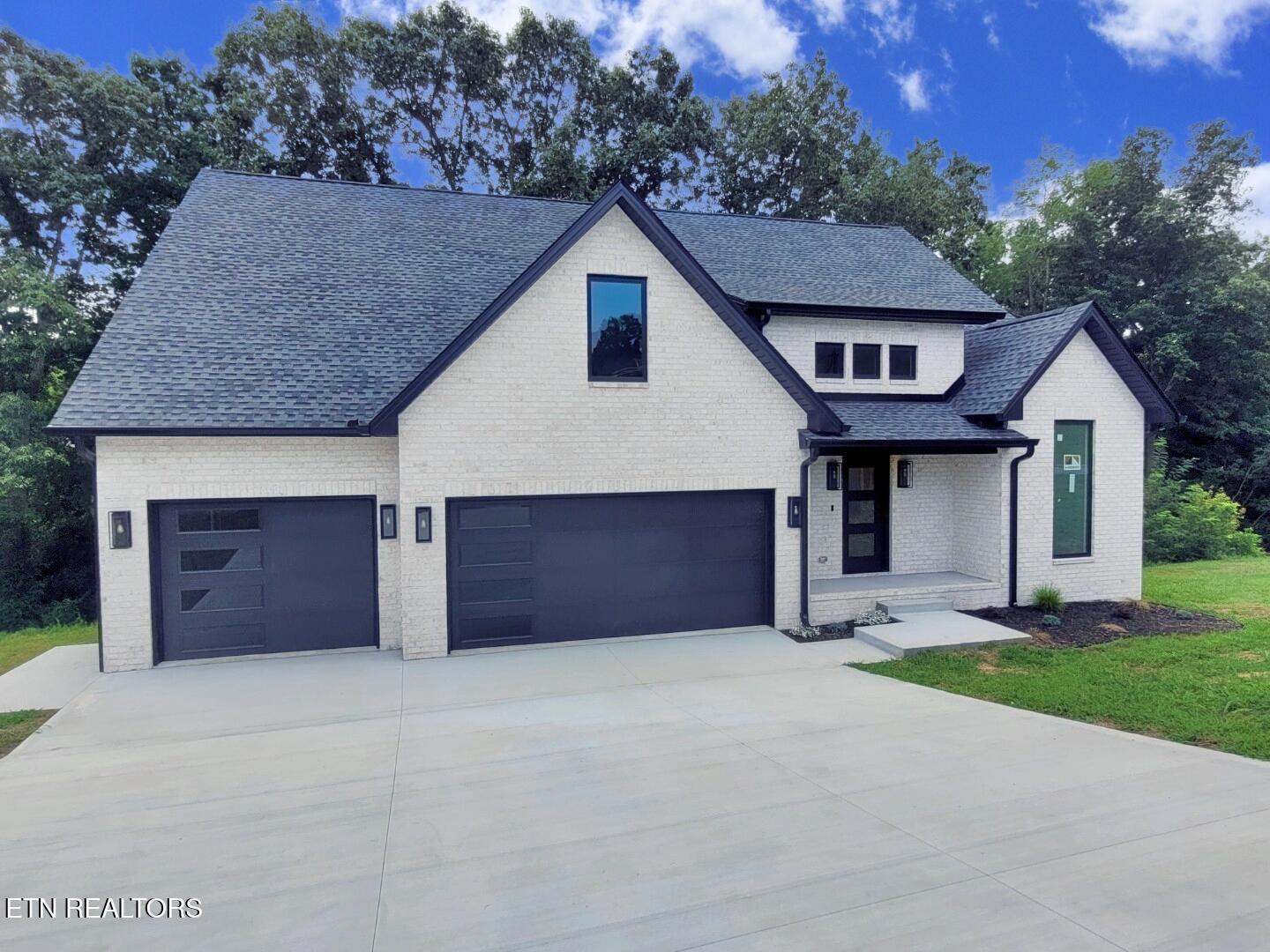 1489 Thomas Woods Way — photo