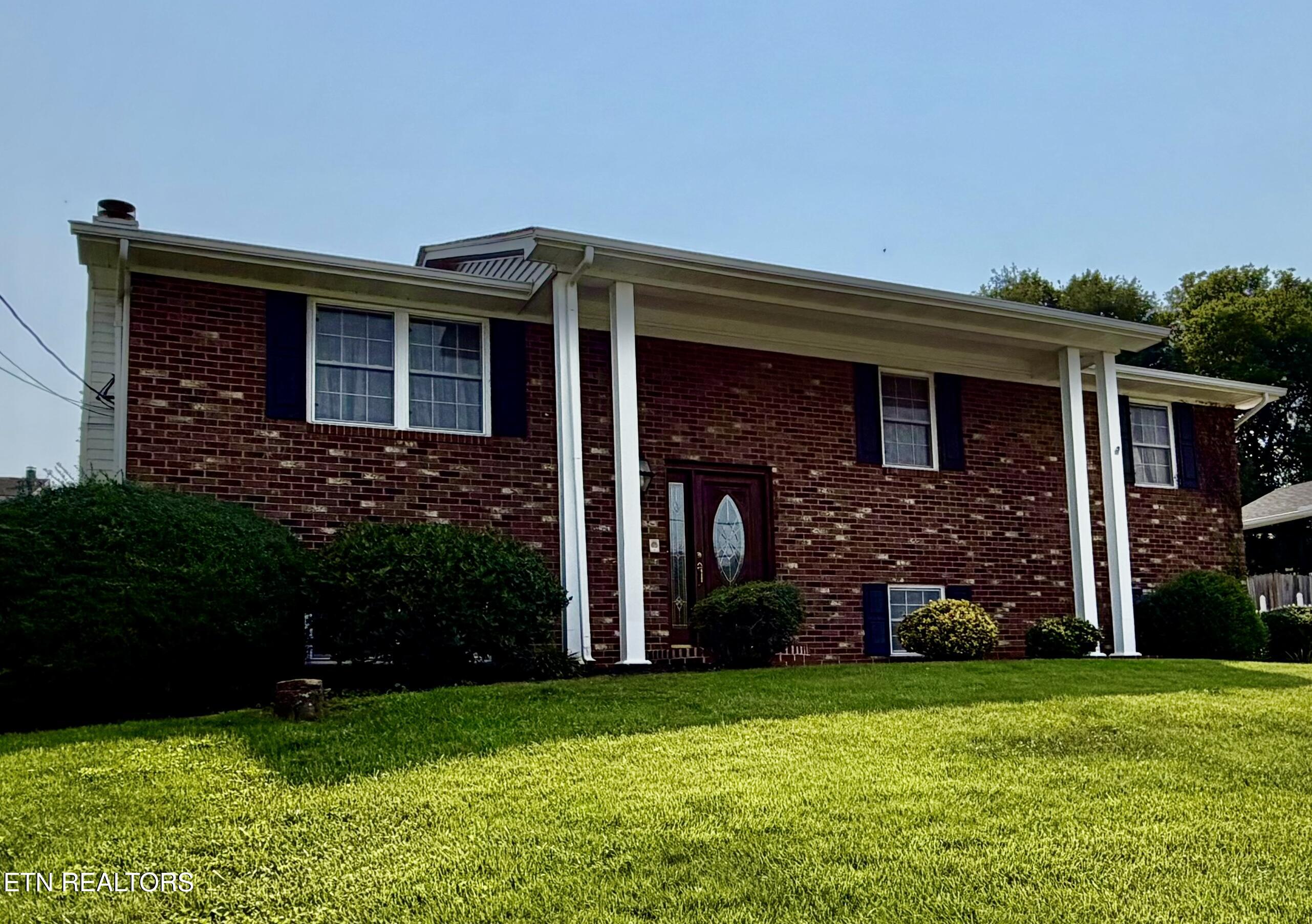 7715 Windsong Rd — photo