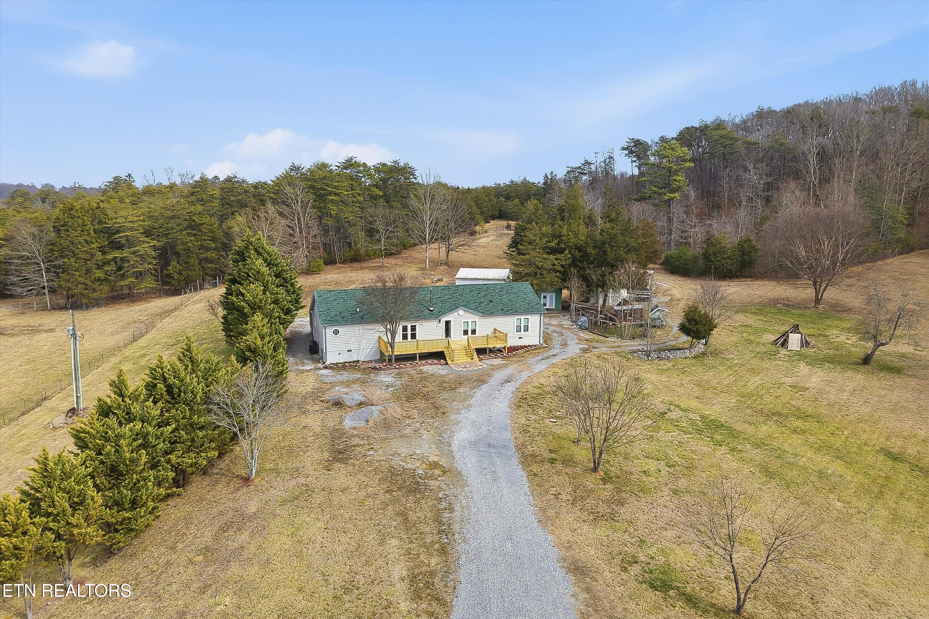 1530 Tom Mccall Rd — photo