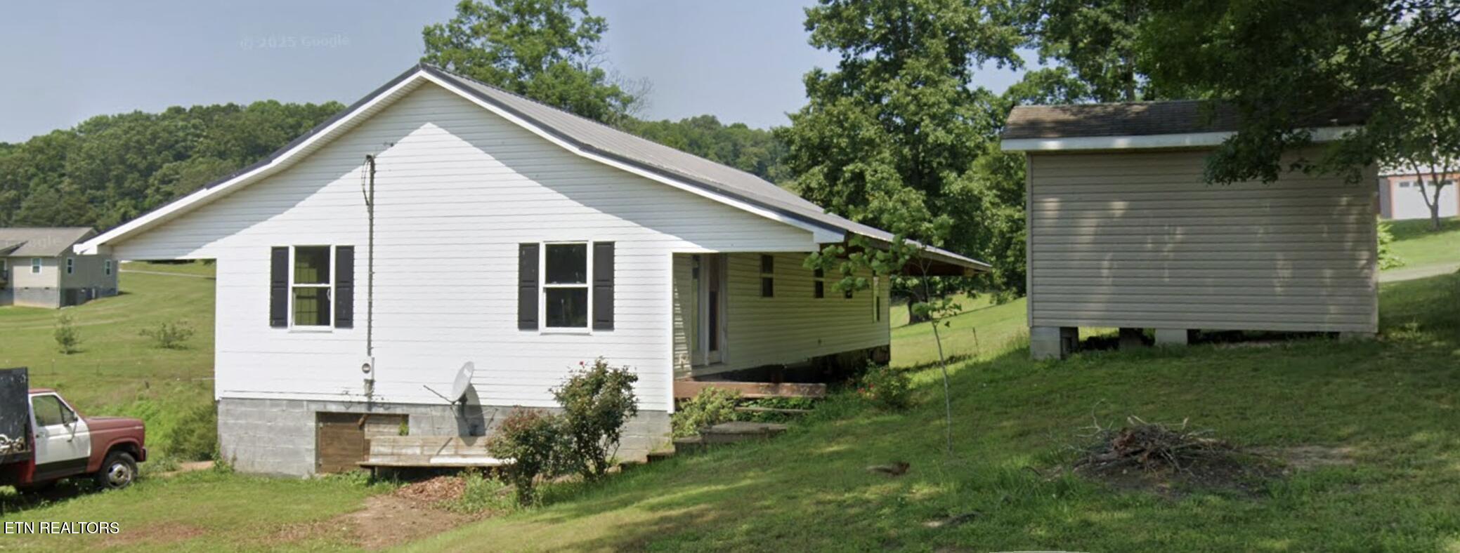 520 Circle Drive — photo