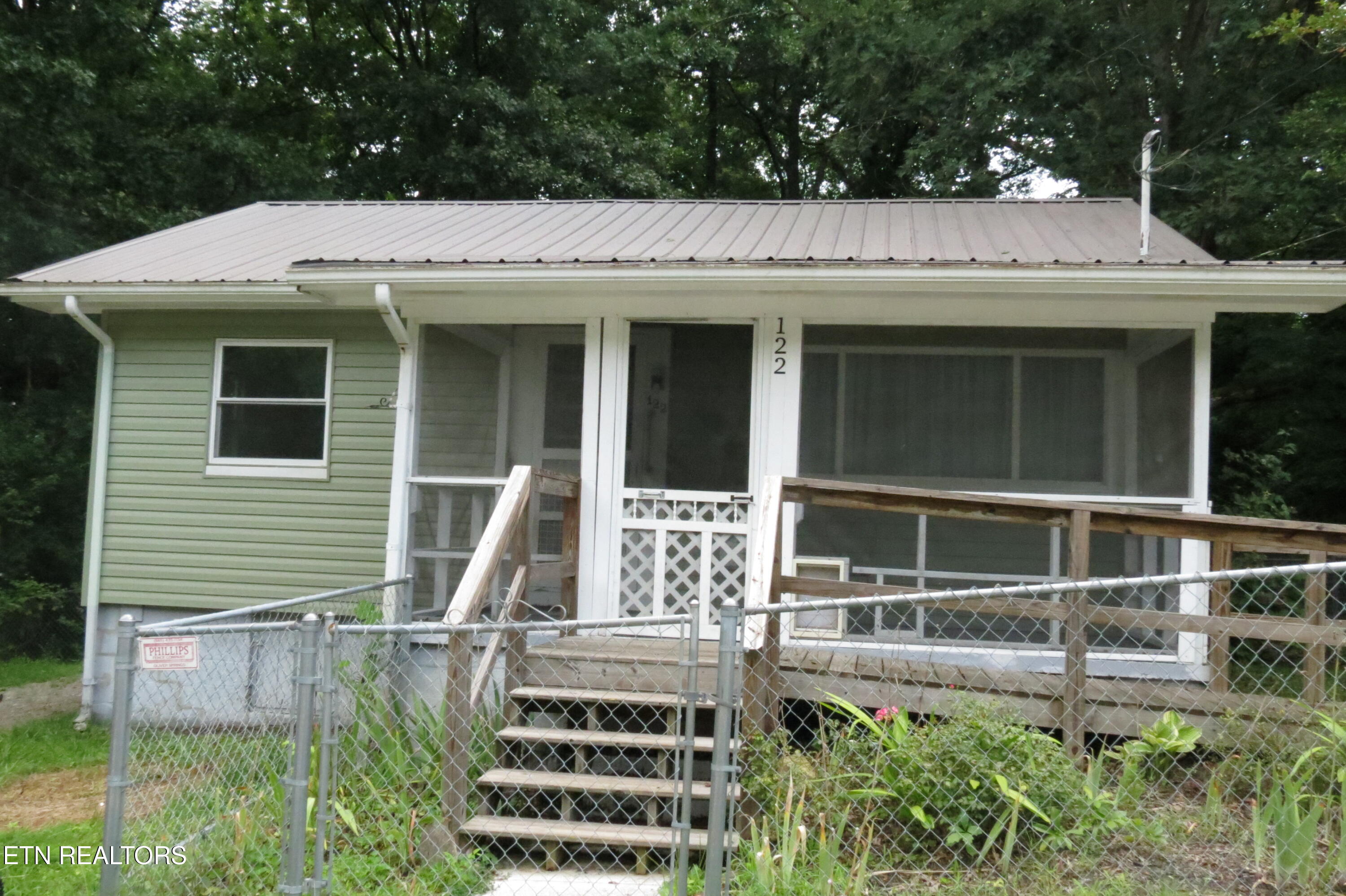 122 Atlanta Rd, Oak Ridge, TN 37830