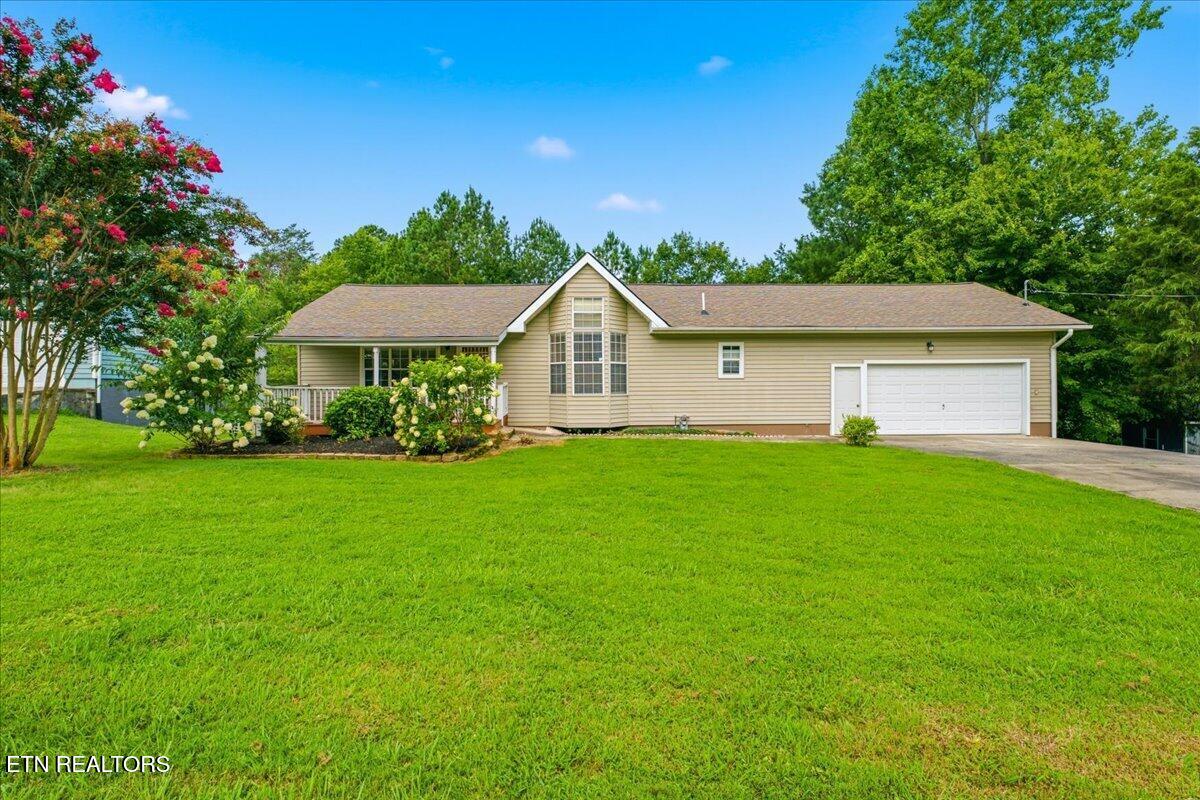 142 Oak Drive — photo