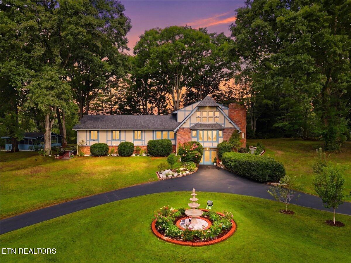 111 Red Oak Rd — photo